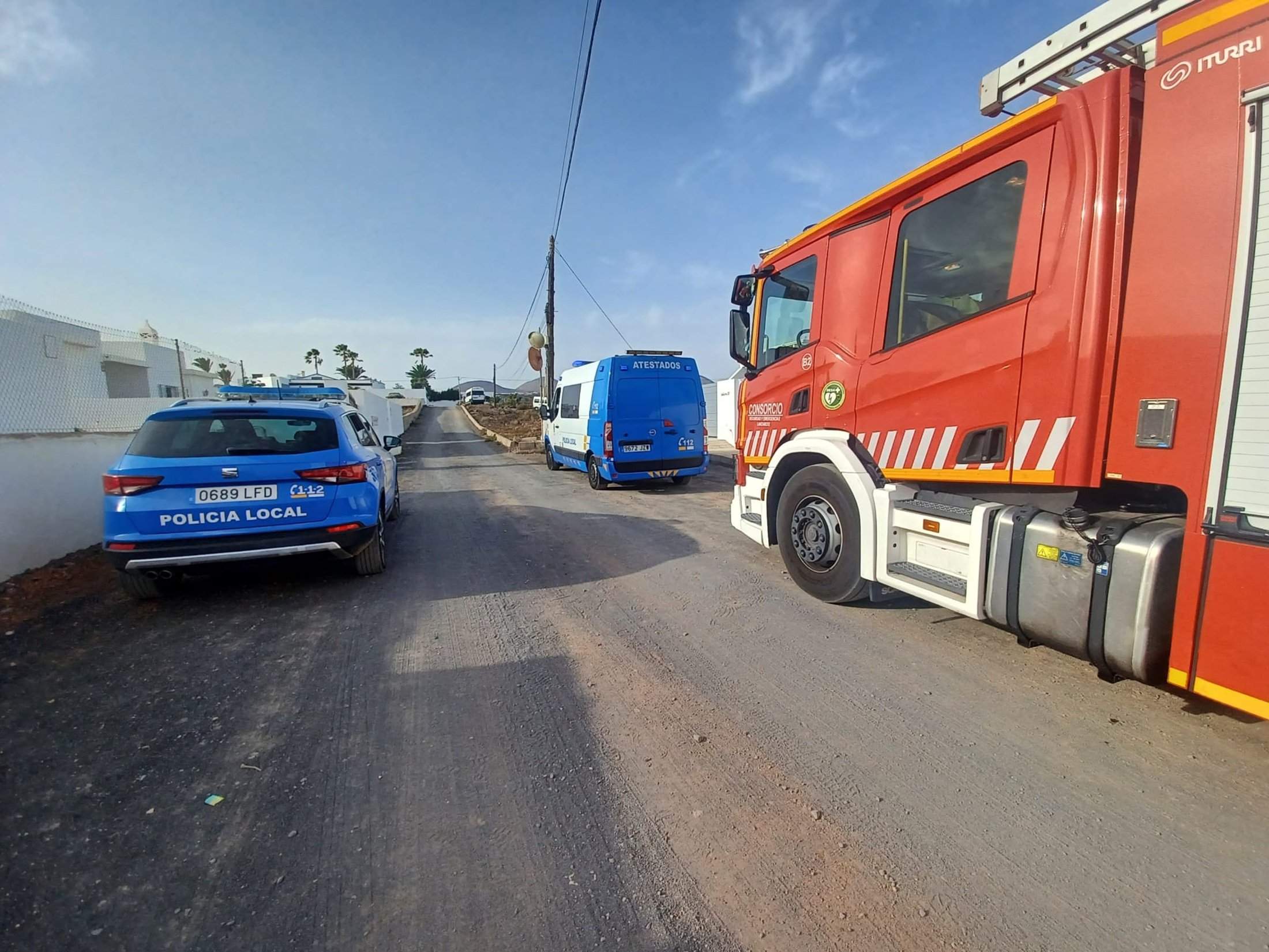 Vehículos de bomberos del Consorcio y Policía Local de Tías