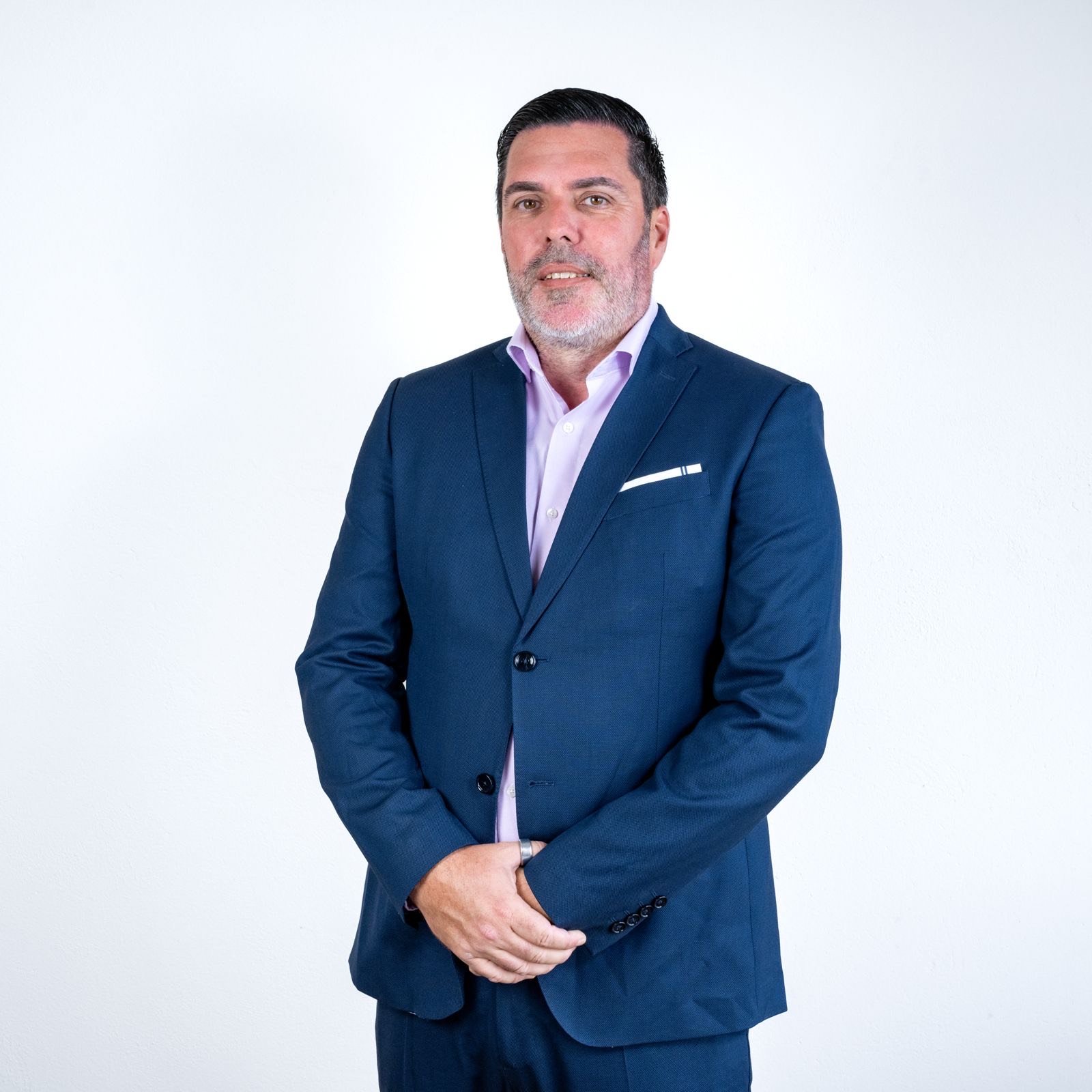 es Secretario Insular de Turismo en Nueva Canarias-Bloque Canarista de Lanzarote. 