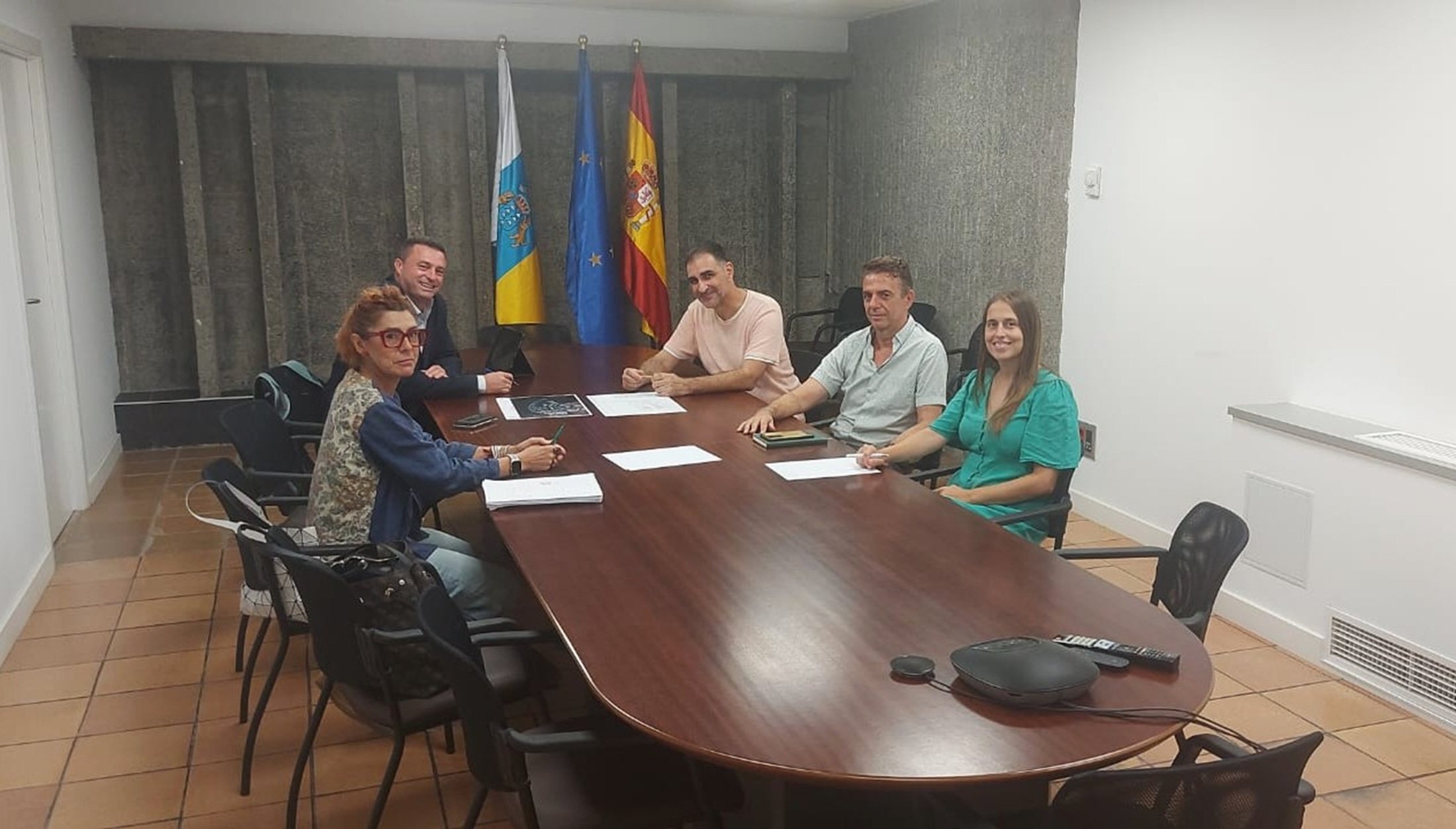 Reunión en la sede de Puertos Canarios