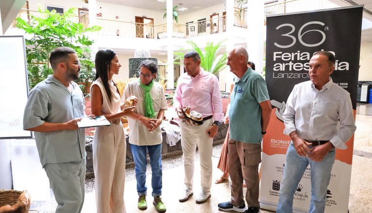 PRESENTACIÓN FERIA DE ARTESANÍA(40)