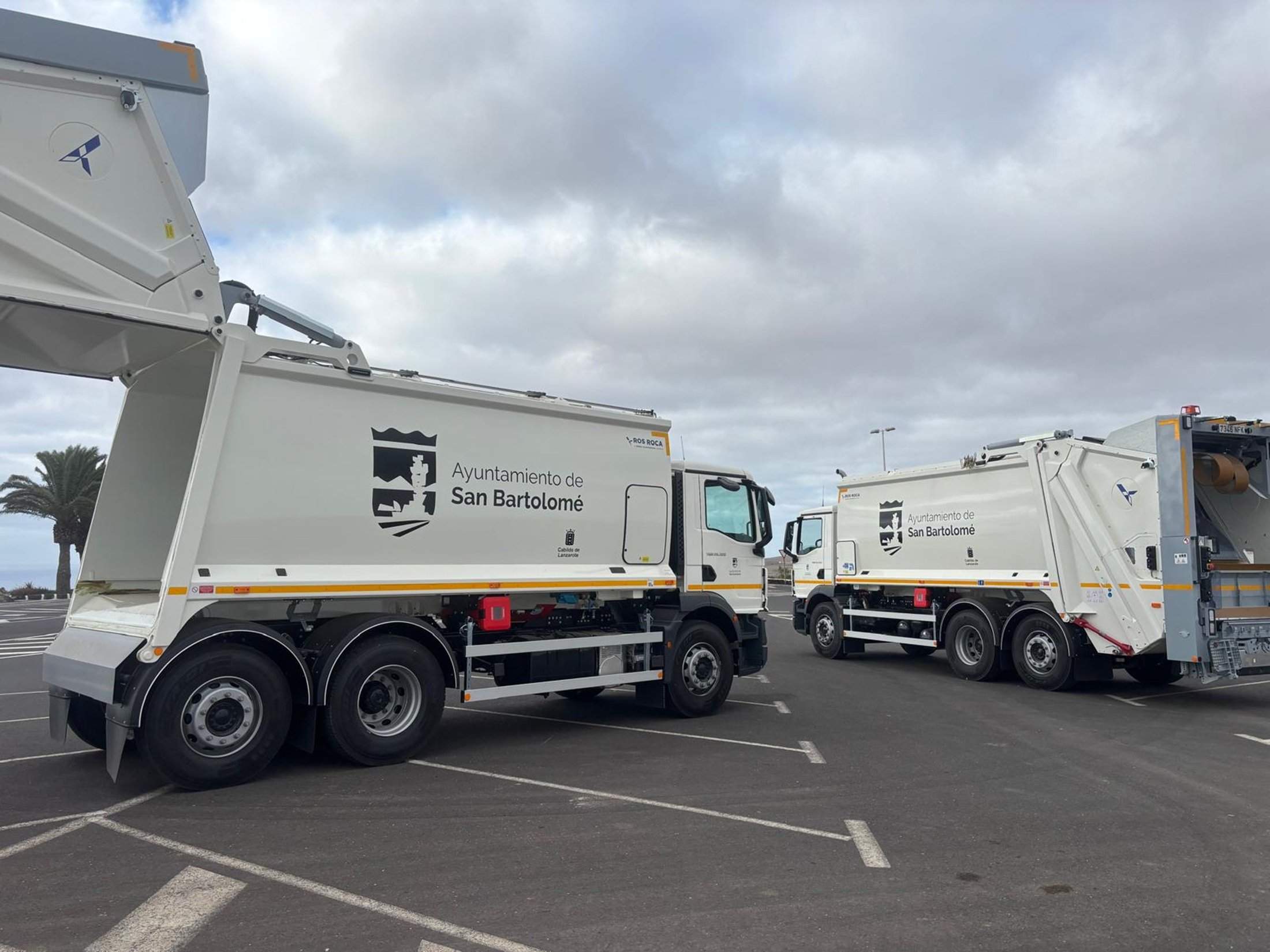 Camiones de basura en San Bartolomé