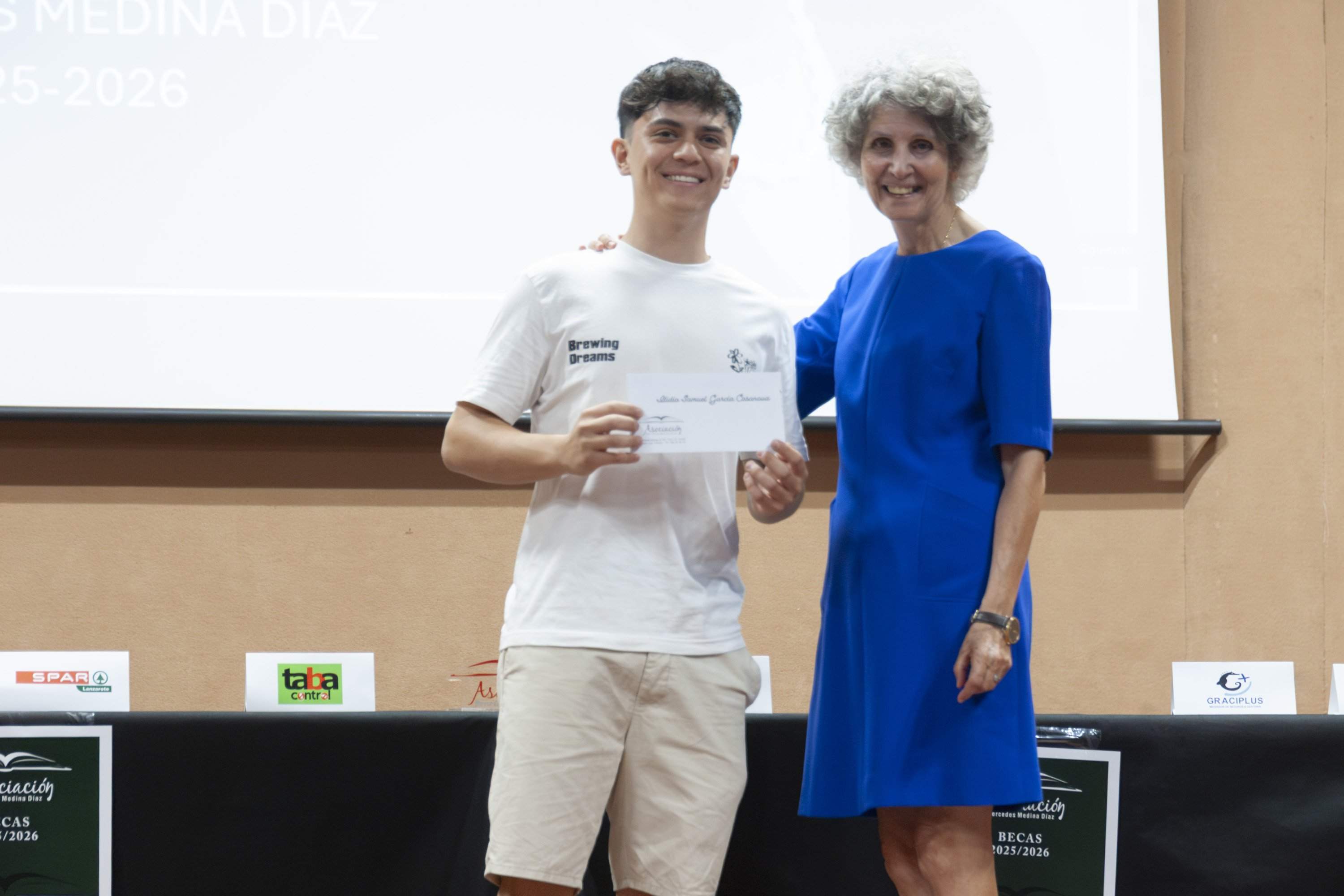 Becas Mercedes Medina Díaz 2025