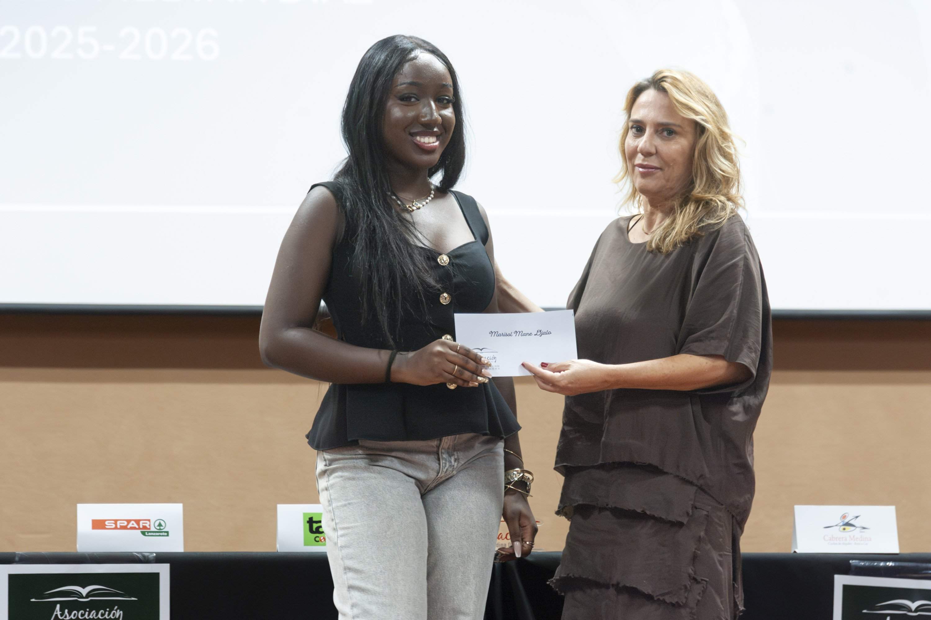 Becas Mercedes Medina Díaz 2025