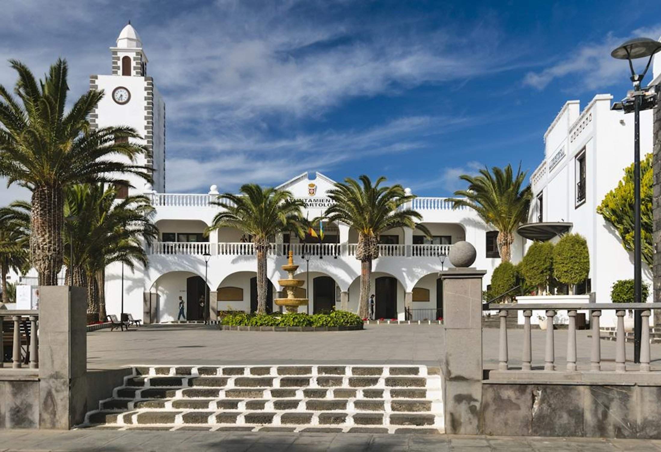 Fachada del Ayuntamiento de San Bartolomé