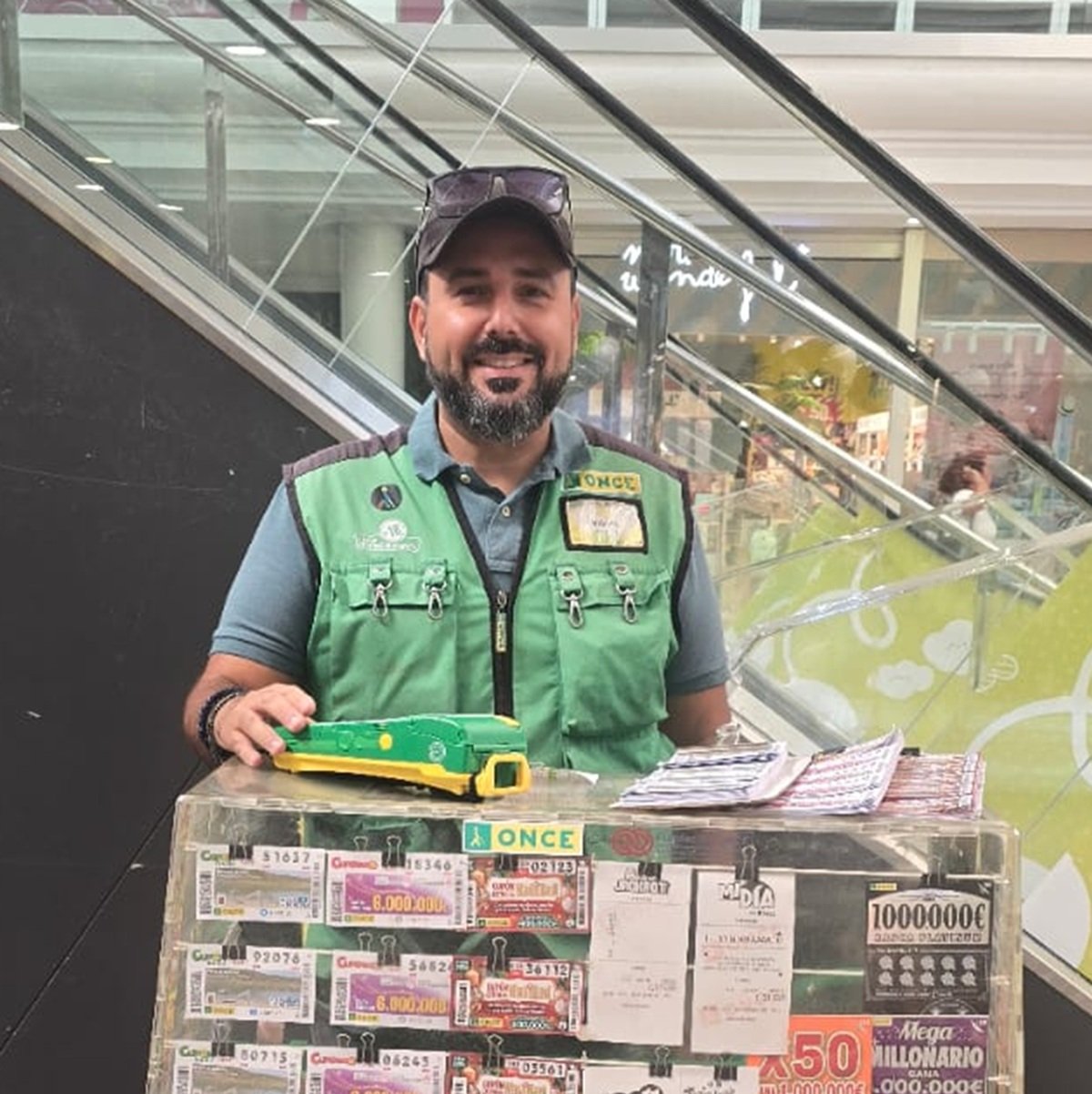 Miguel Llorente, agente vendedor de la ONCE