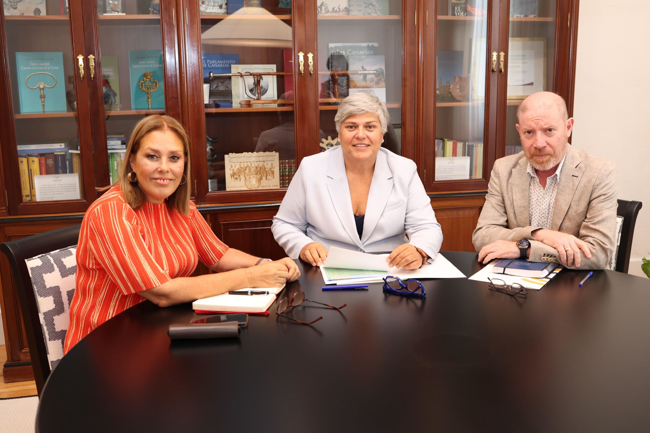 Ástrid Pérez aborda con la comisionada de Transparencia las necesidades presupuestarias para 2026