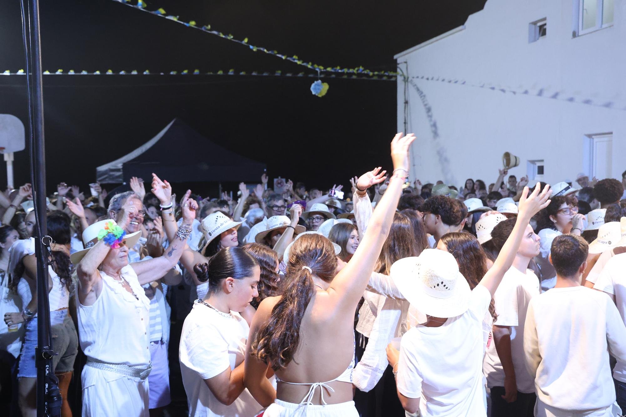 Noche de Parrandas en Caleta de Caballo, 2025