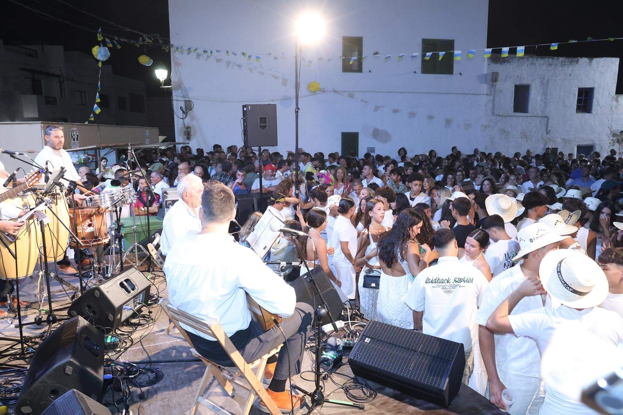 Noche de Parrandas en Caleta de Caballo, 2025