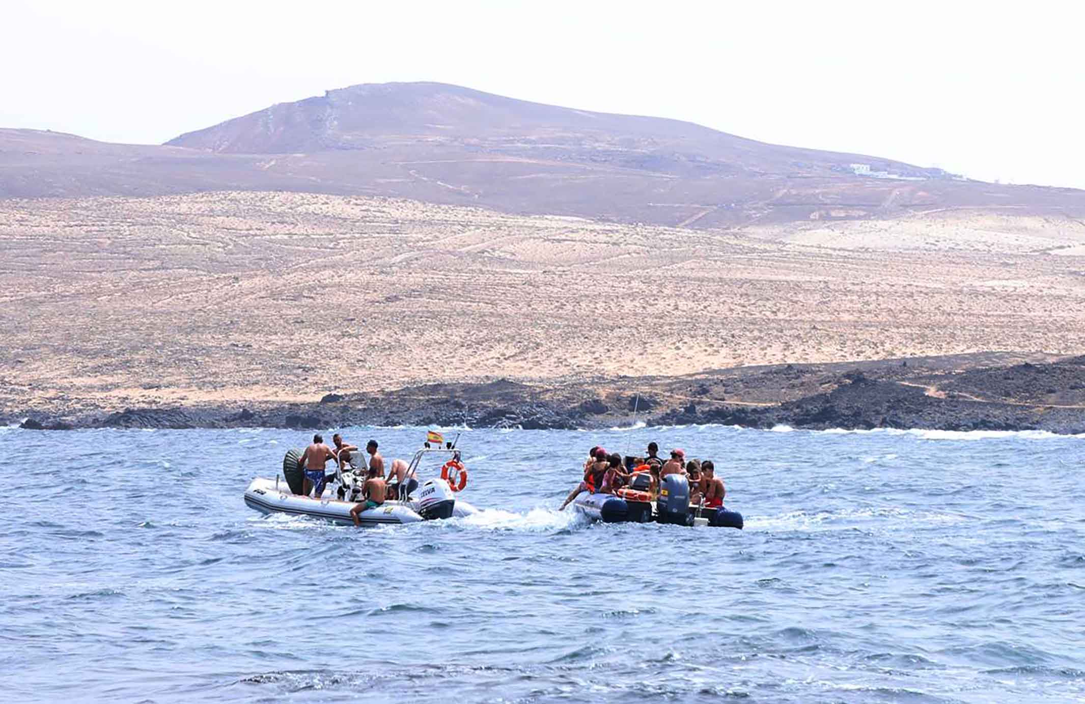 Procesión marítima y fiesta de espuma en La Lapa 2025.