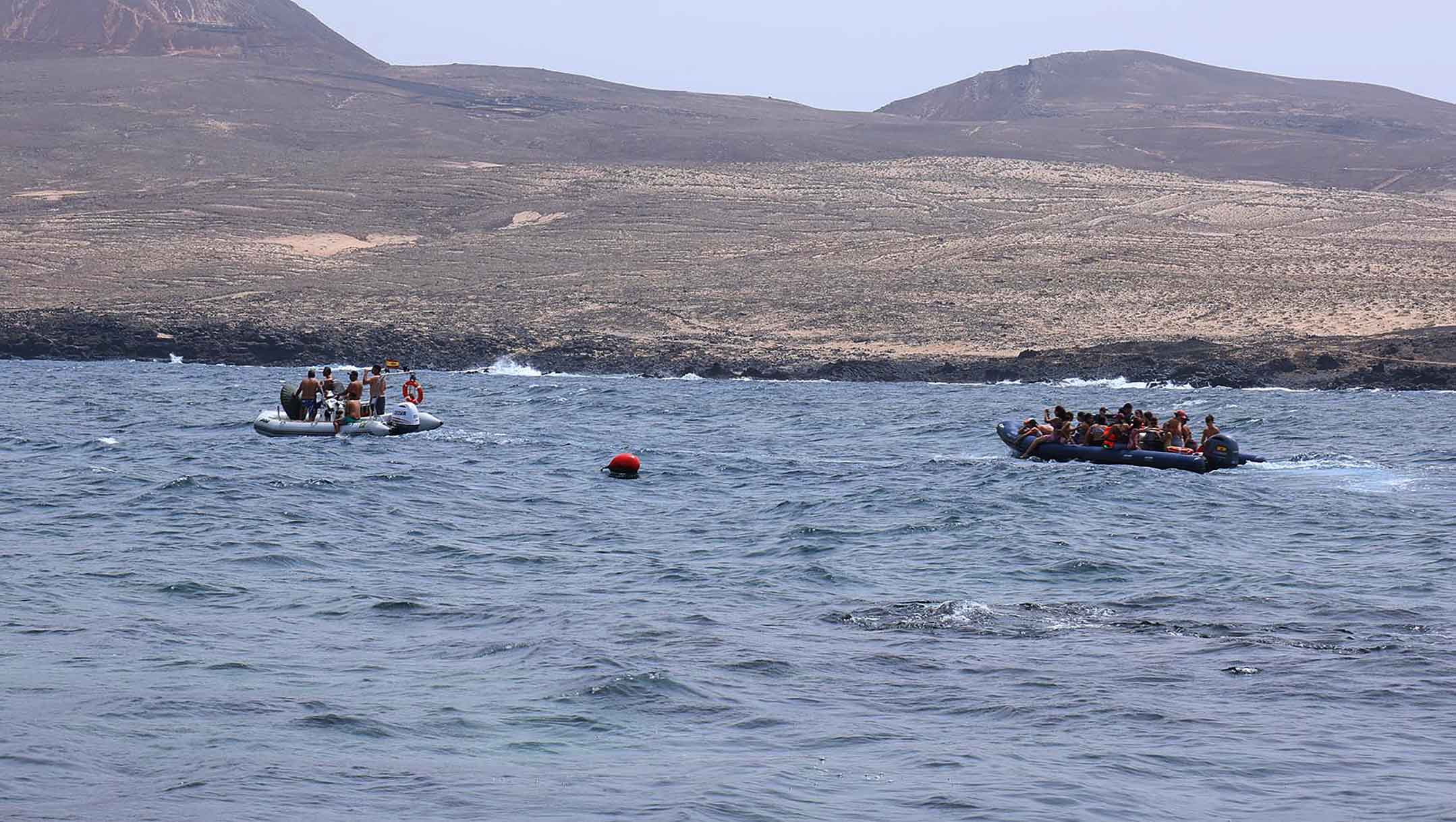 Procesión marítima y fiesta de espuma en La Lapa 2025.