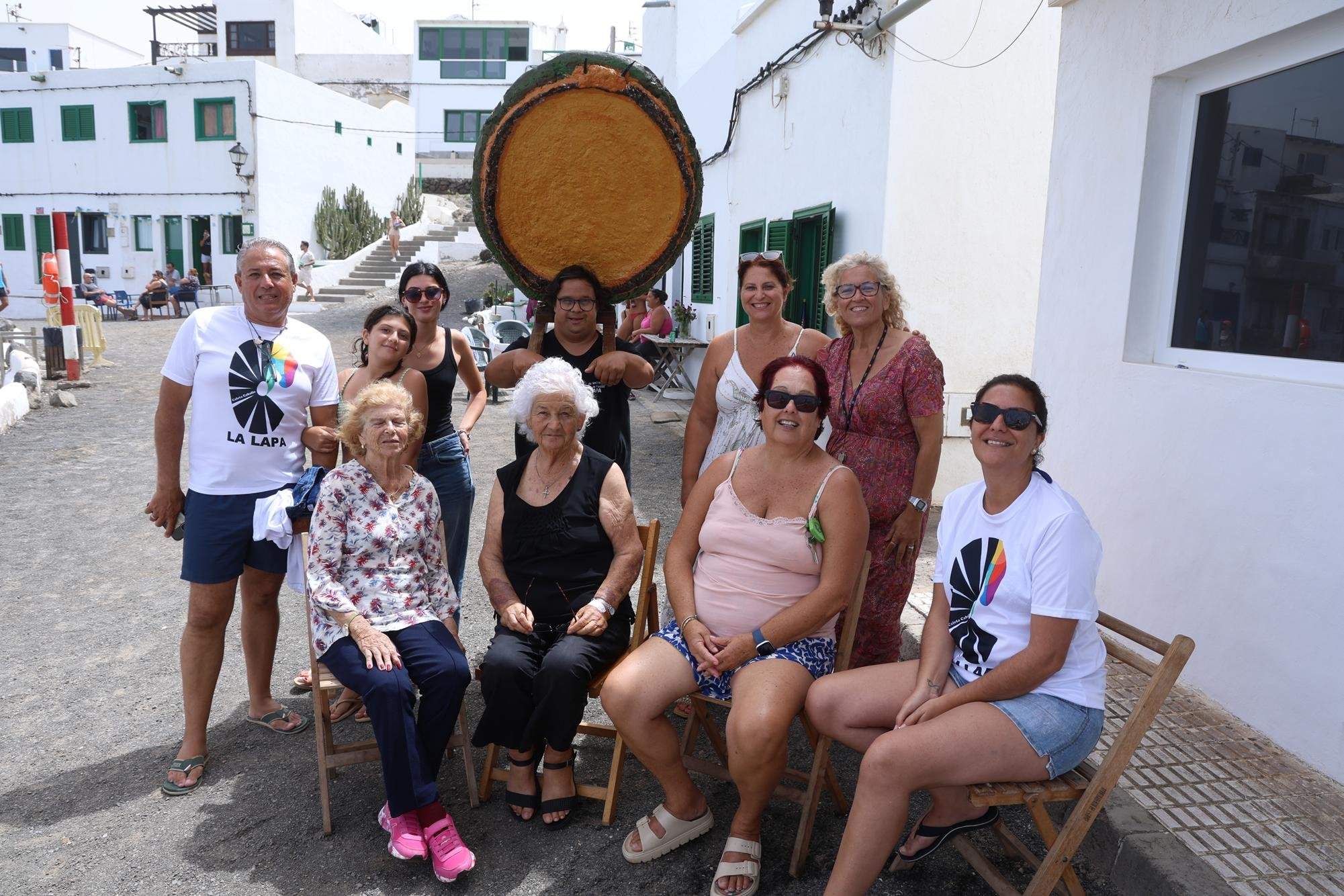Procesión marítima y fiesta de espuma en La Lapa 2025.