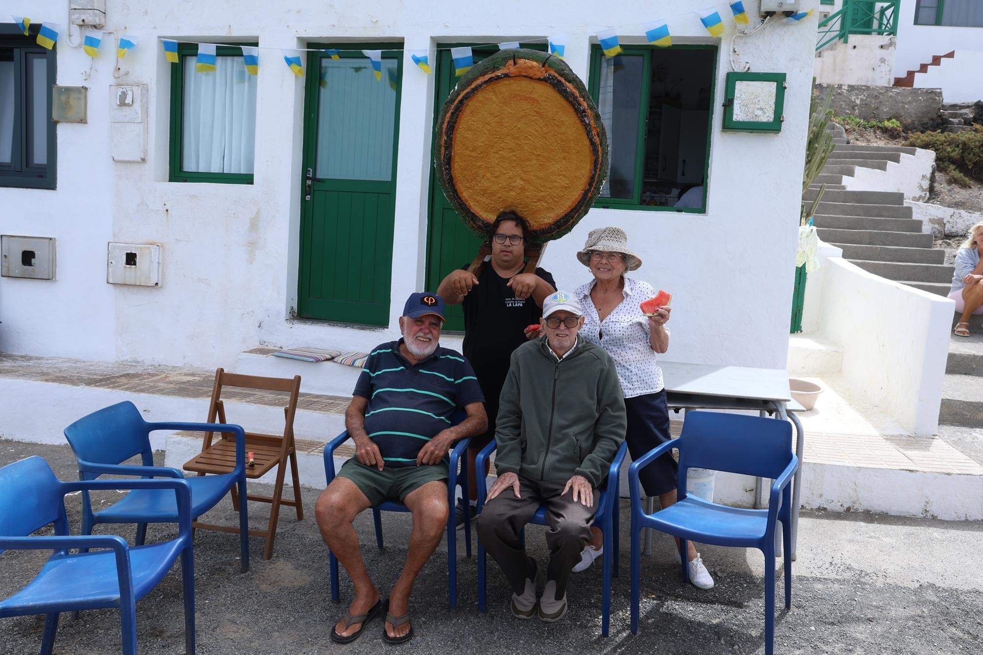 Procesión marítima y fiesta de espuma en La Lapa 2025.