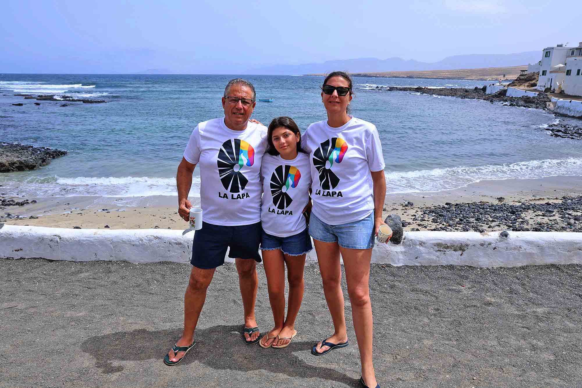 Procesión marítima y fiesta de espuma en La Lapa 2025.