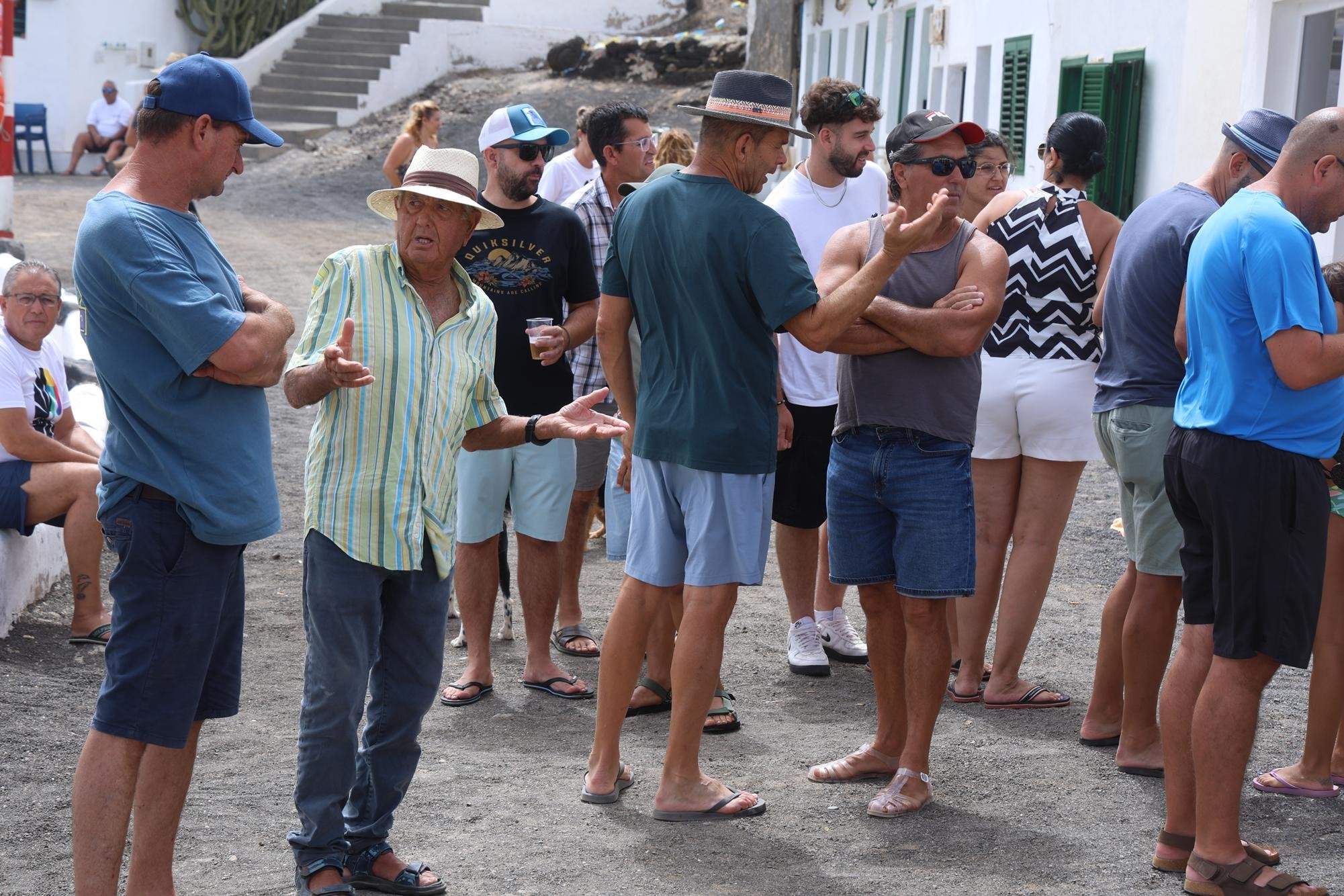 Procesión marítima y fiesta de espuma en La Lapa 2025.