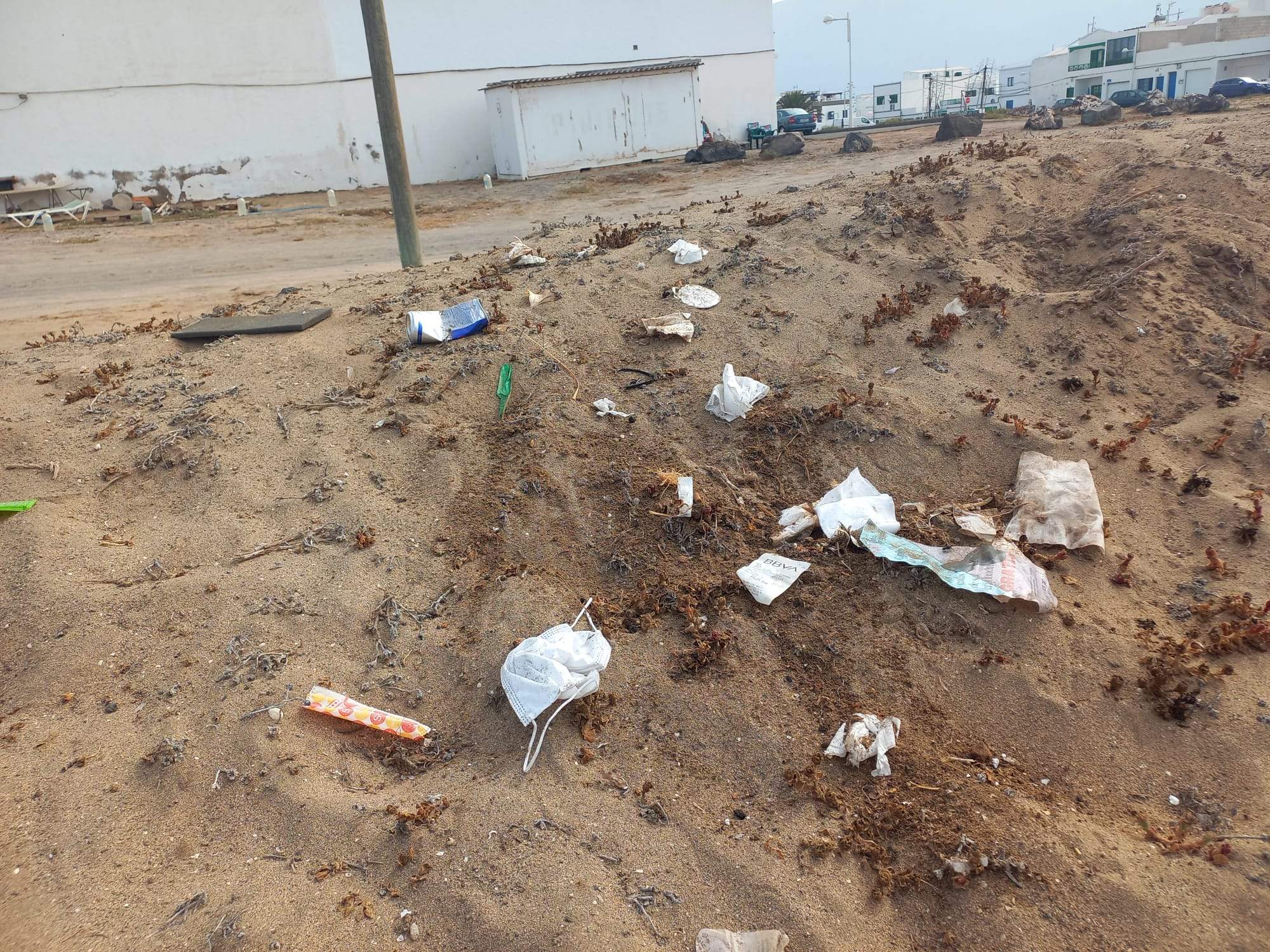 Residuos tras las fiestas locales de Lanzarote. Foto: Papacría. Residuos tras las fiestas locales de Lanzarote. Foto: Papacría.