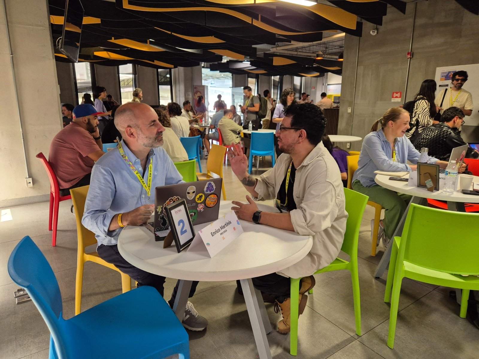 Imagen de una de las reuniones en el marco de la feria. Cine. Videojuegos.