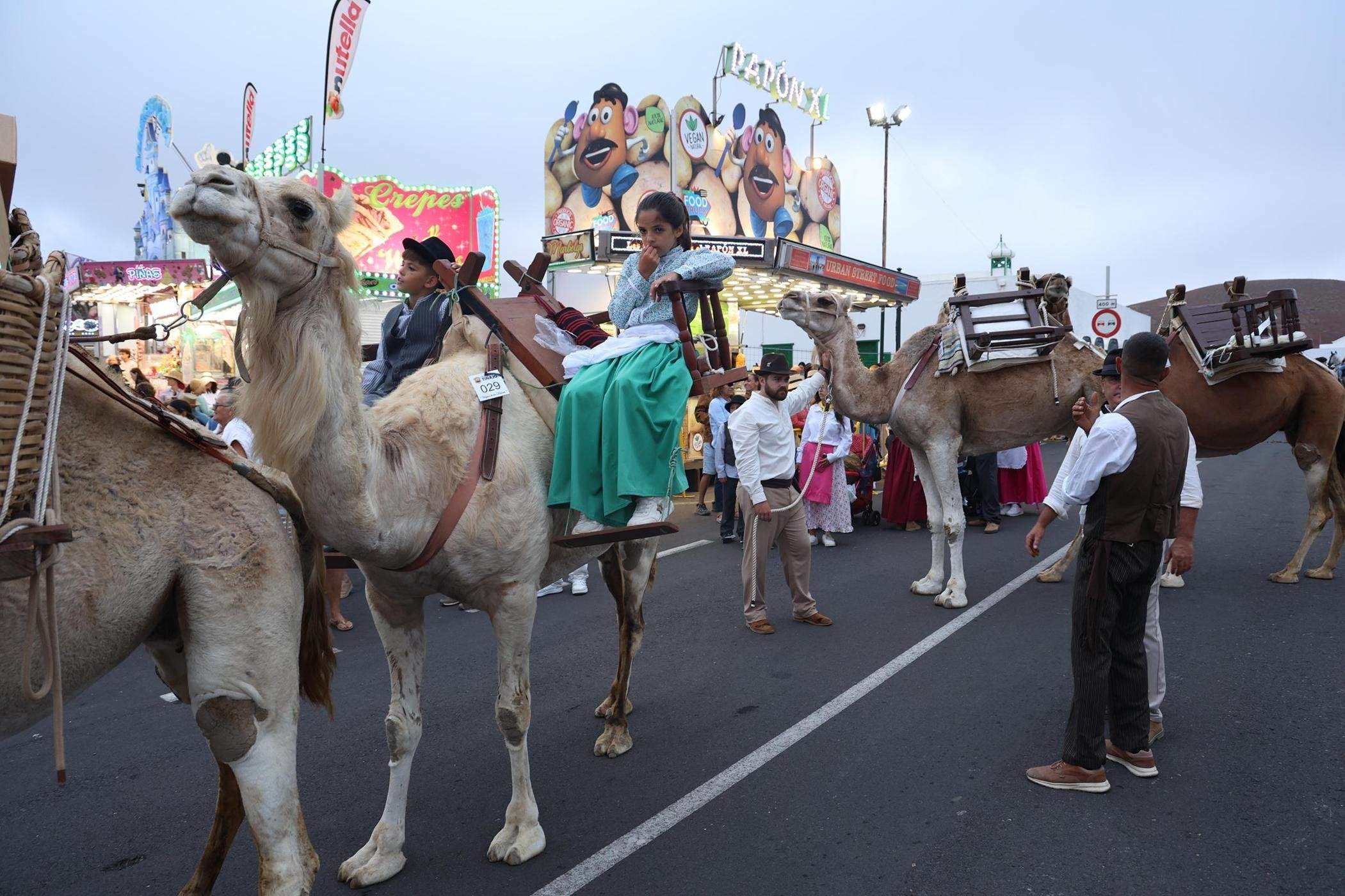 Ofrendas a la Virgen de Los Dolores.