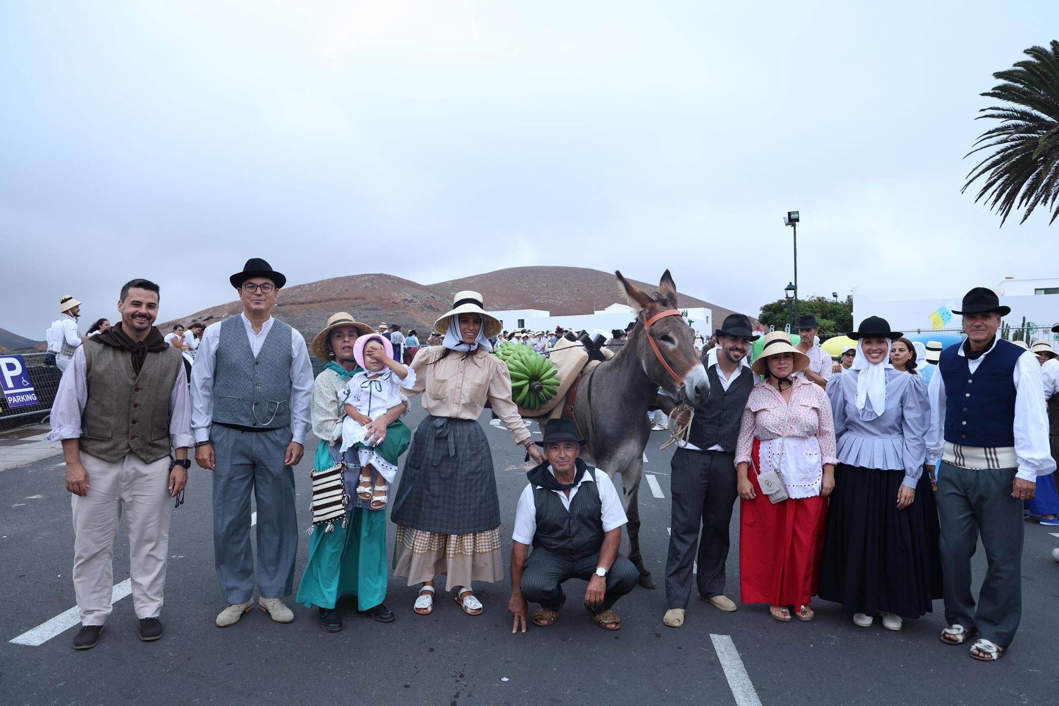 Ofrendas a la Virgen de Los Dolores.