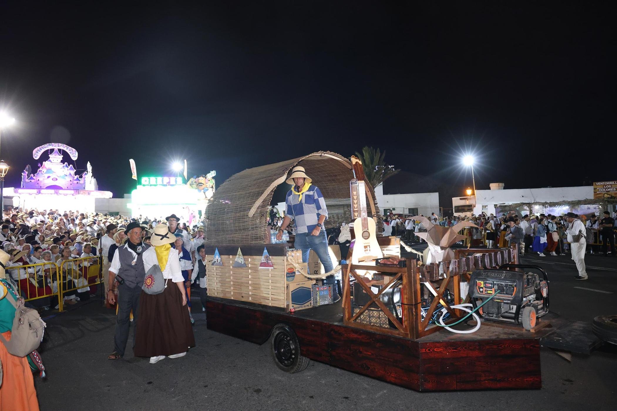 Ofrendas a la Virgen de Los Dolores.