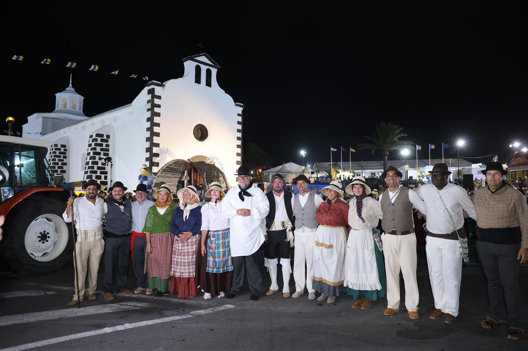 Ofrendas a la Virgen de Los Dolores.