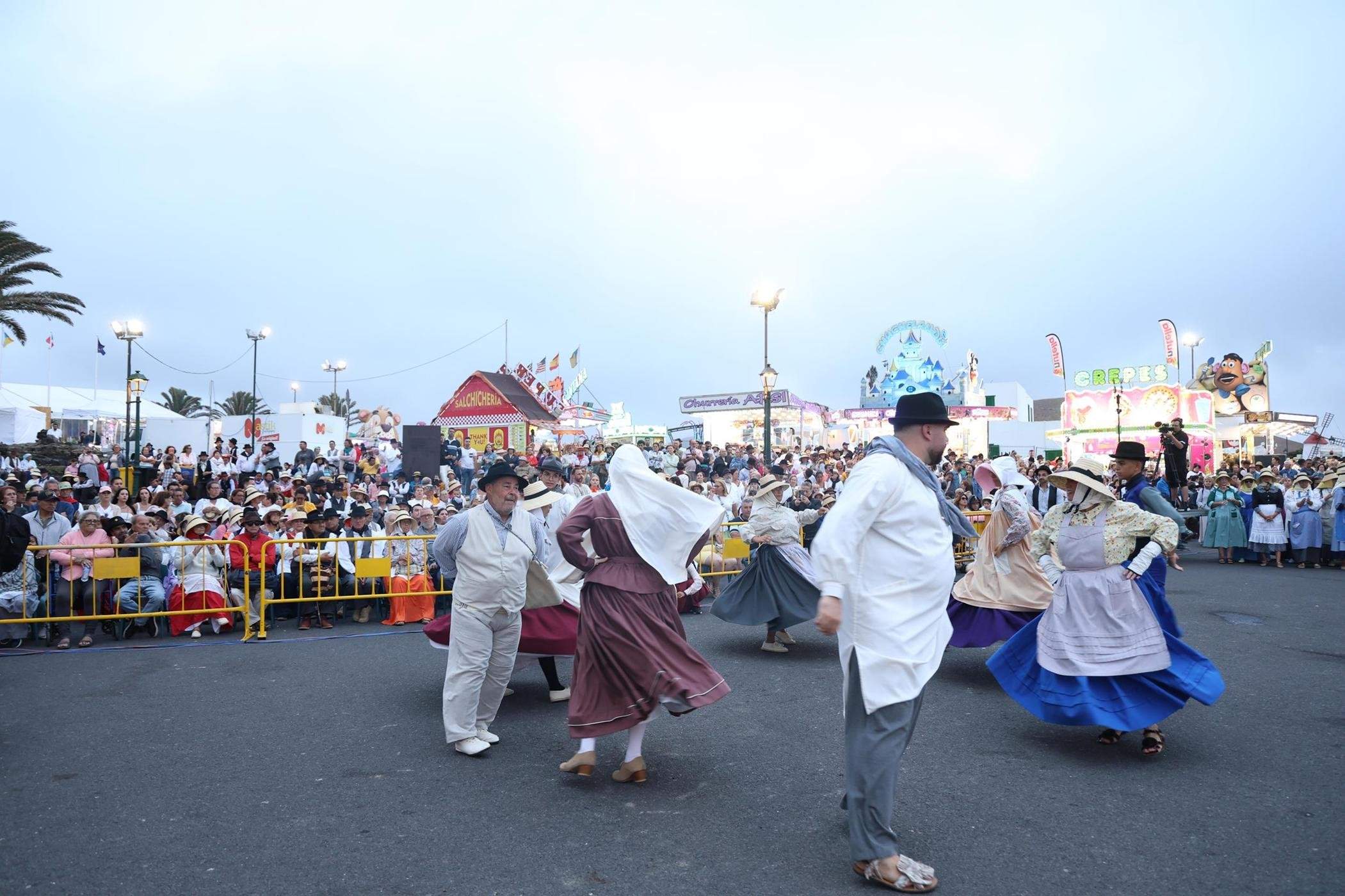 Ofrendas a la Virgen de Los Dolores. Fotos: La Voz.