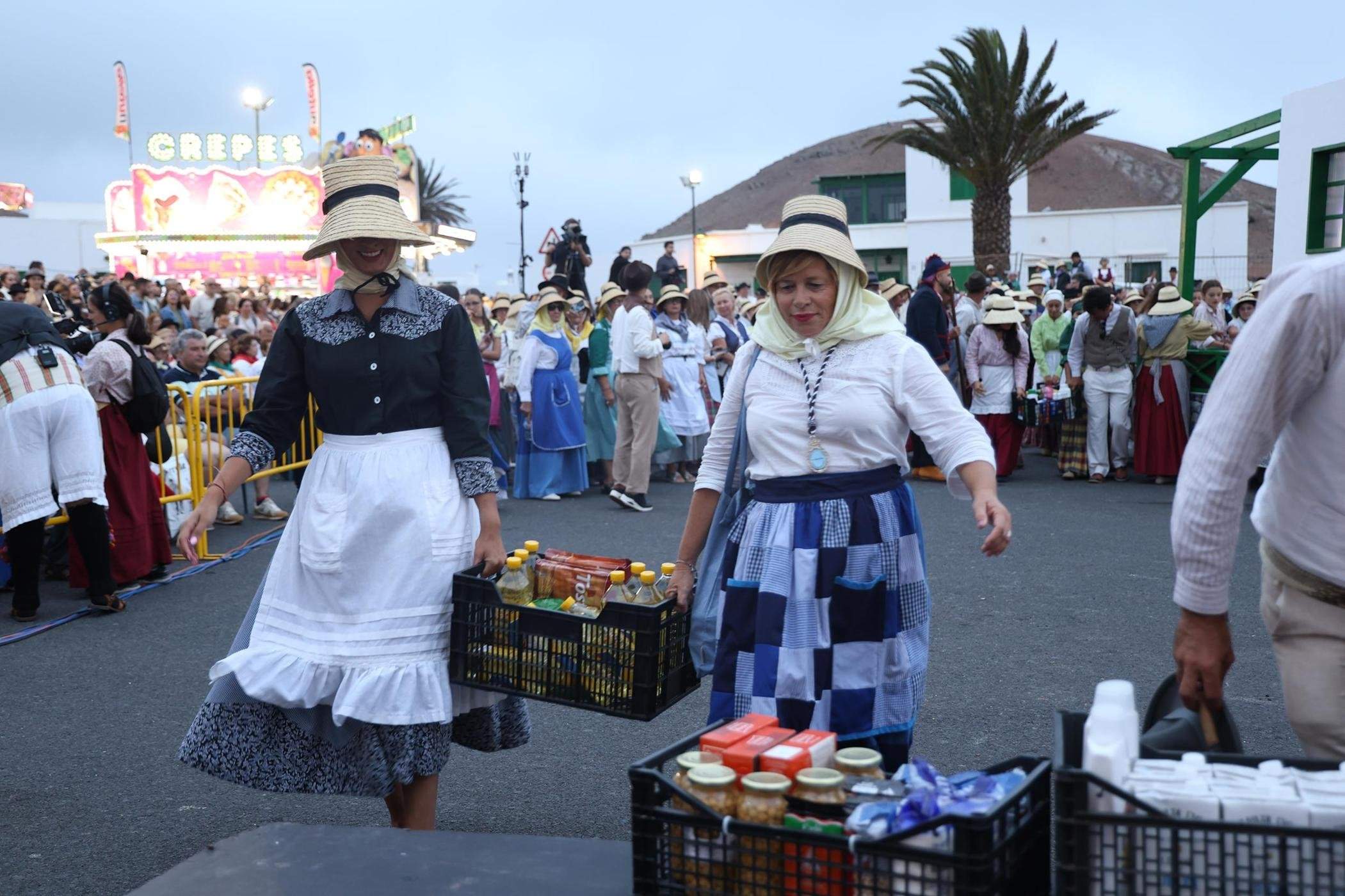 Ofrendas a la Virgen de Los Dolores. Fotos: La Voz.