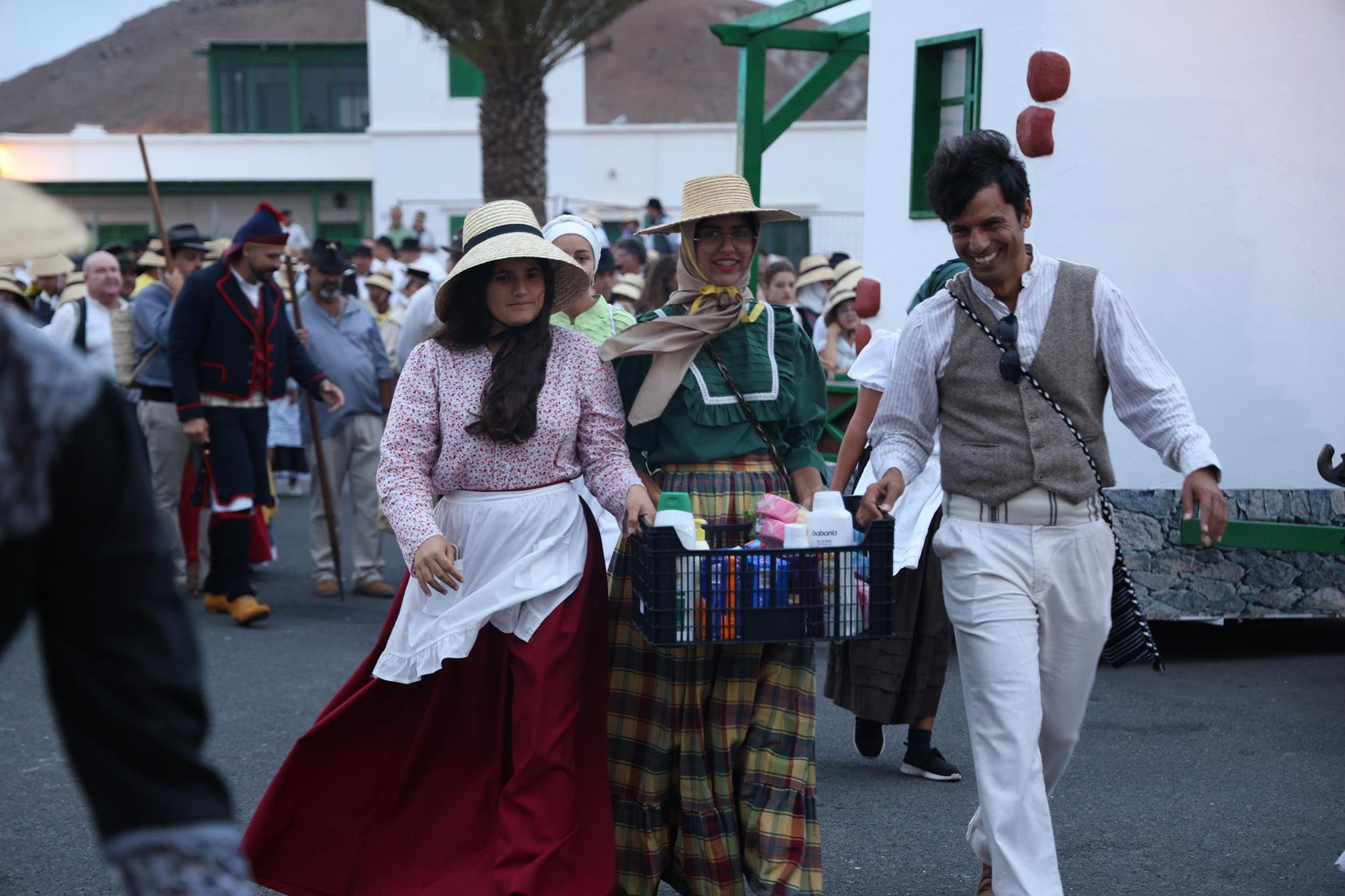 Ofrendas a la Virgen de Los Dolores. Fotos: La Voz.