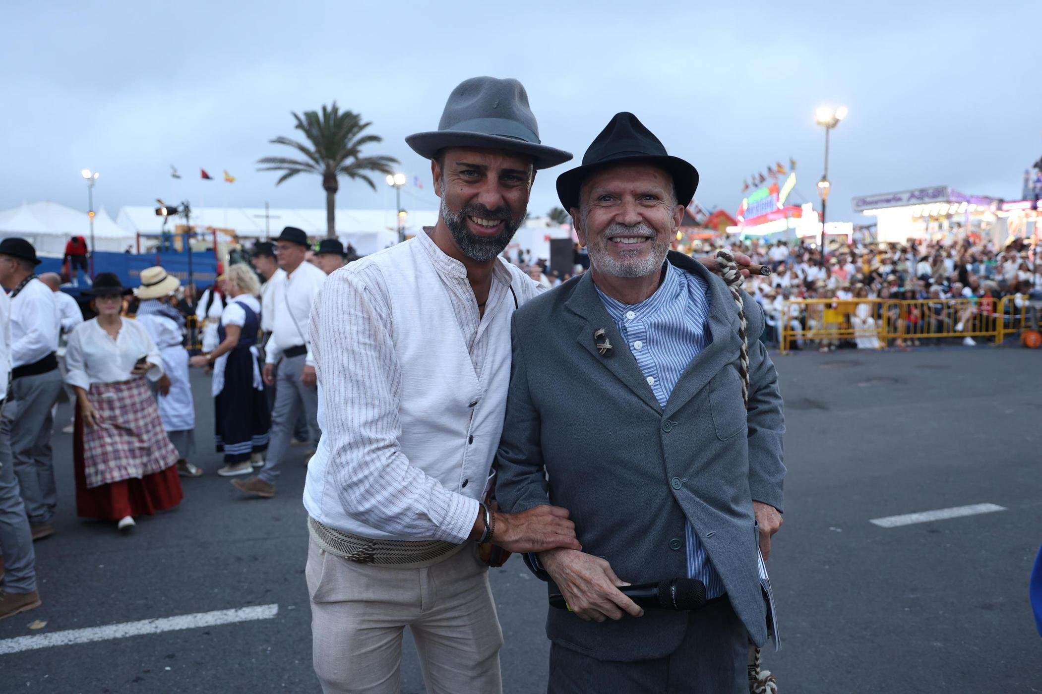 Ofrendas a la Virgen de Los Dolores. Fotos: La Voz.