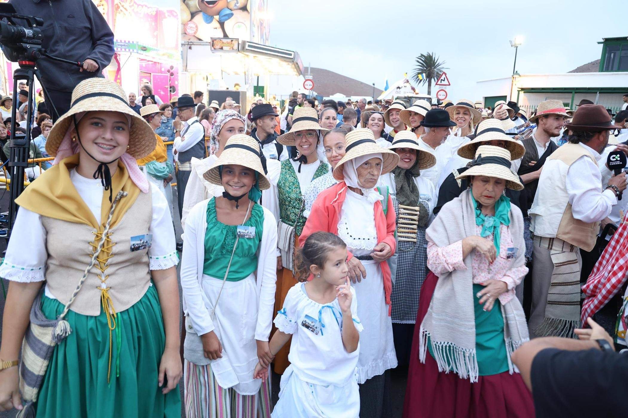 Ofrendas a la Virgen de Los Dolores. Fotos: La Voz.