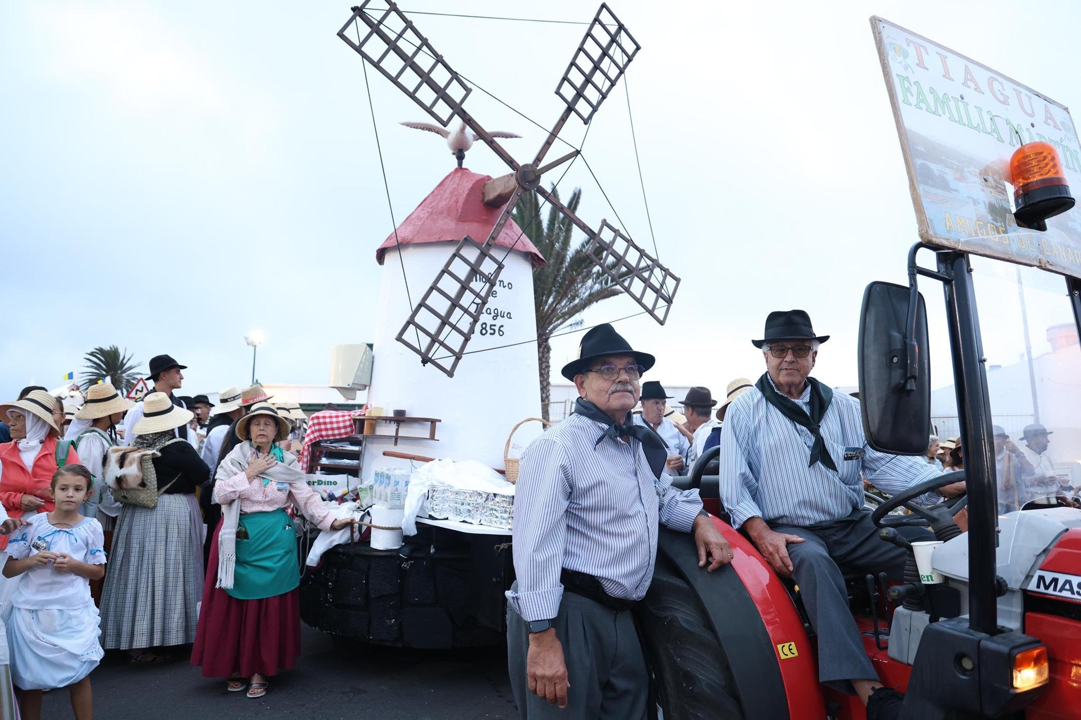 Ofrendas a la Virgen de Los Dolores. Fotos: La Voz.