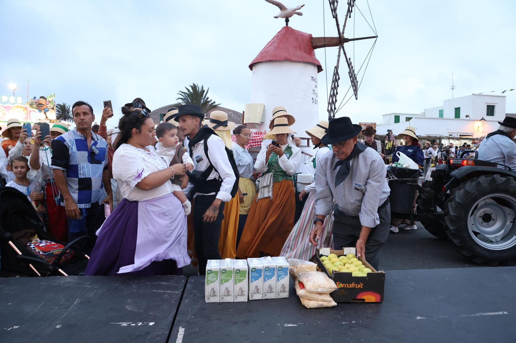 Ofrendas a la Virgen de Los Dolores. Fotos: La Voz.