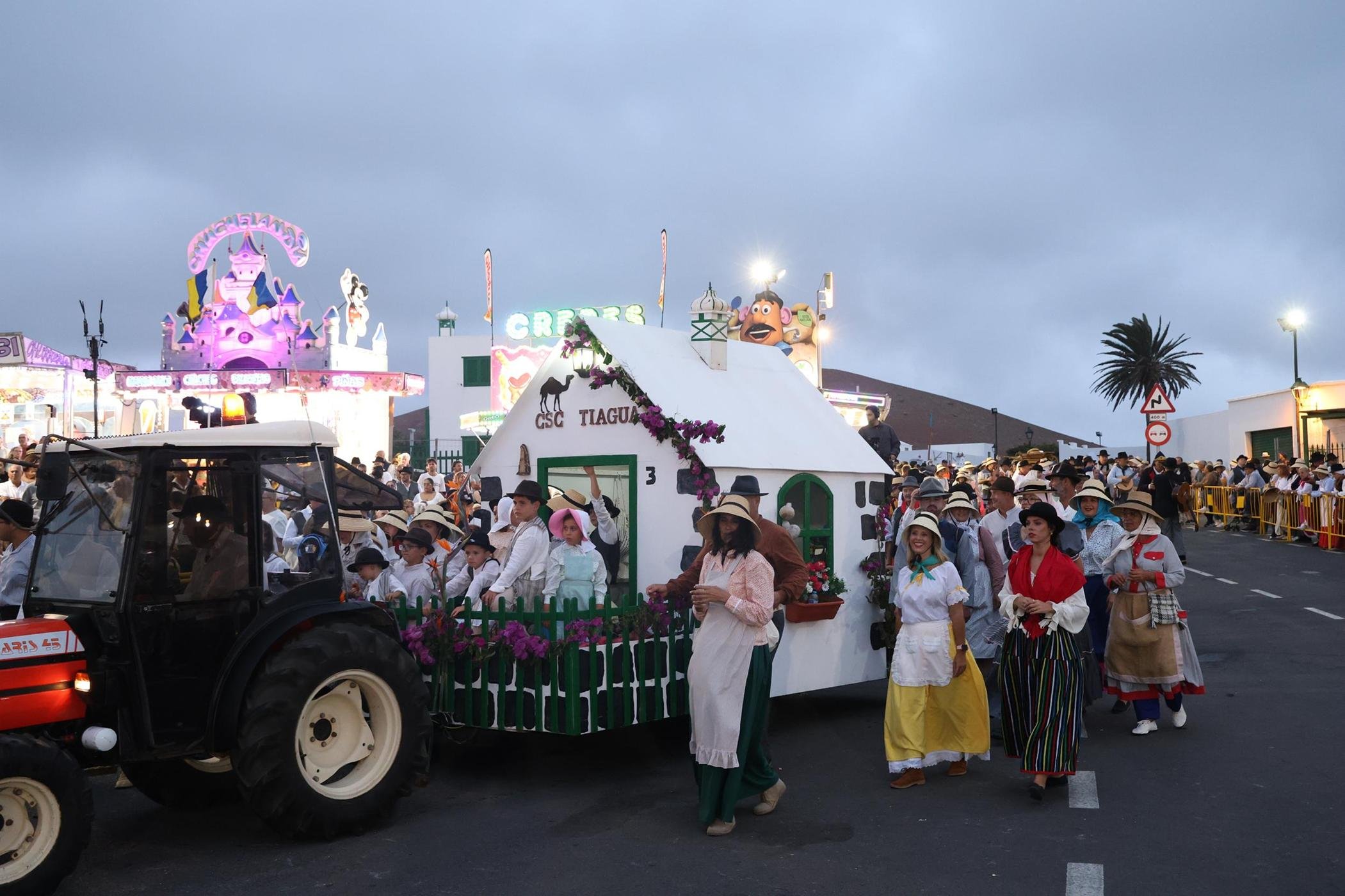 Ofrendas a la Virgen de Los Dolores. Fotos: La Voz.