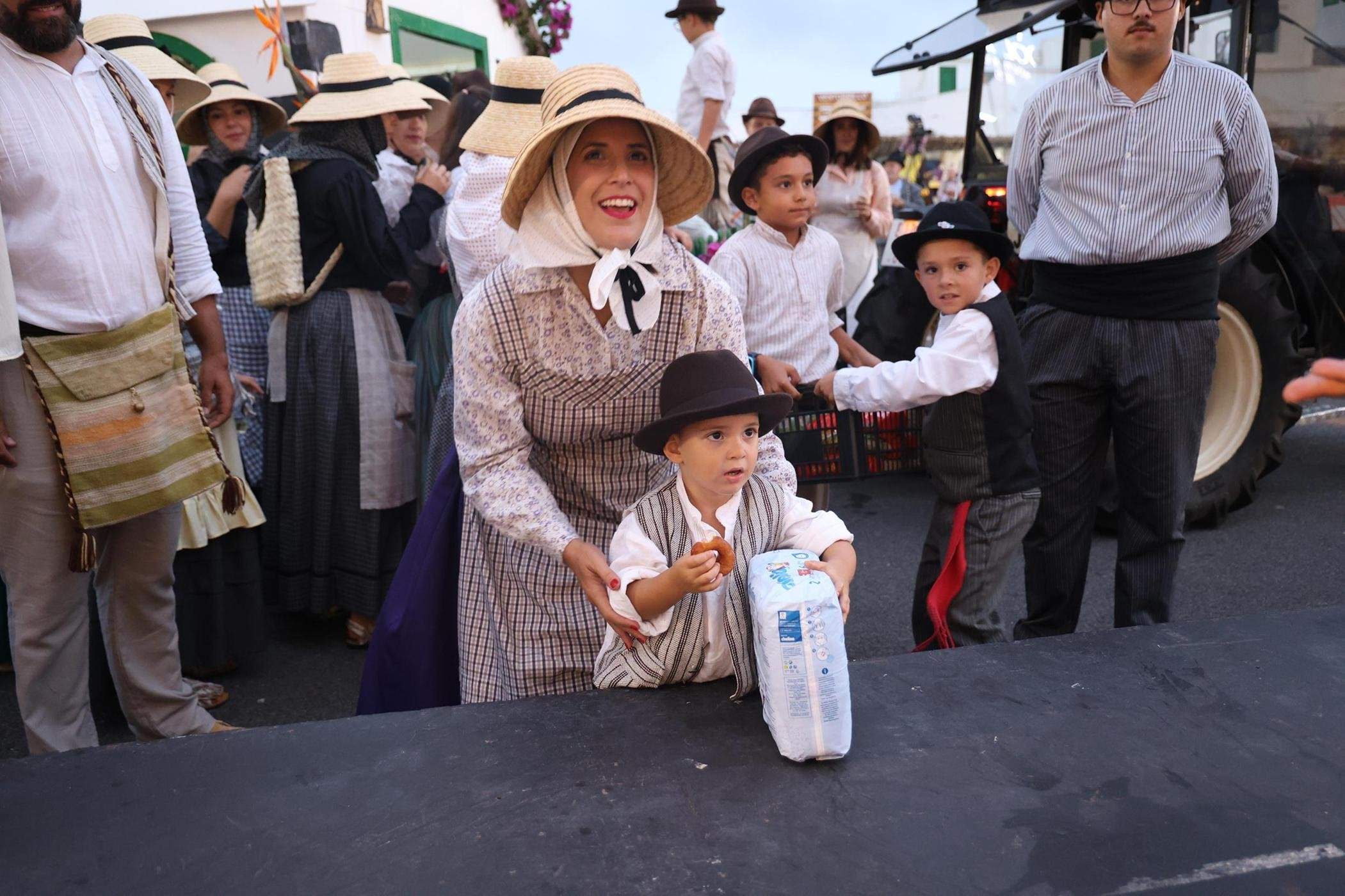 Ofrendas a la Virgen de Los Dolores. Fotos: La Voz.