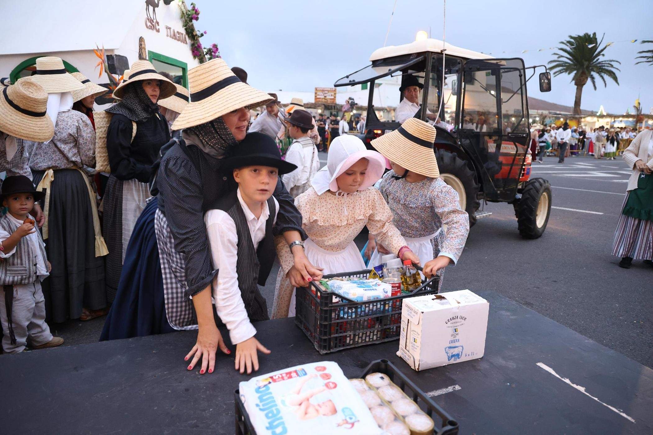 Ofrendas a la Virgen de Los Dolores. Fotos: La Voz.