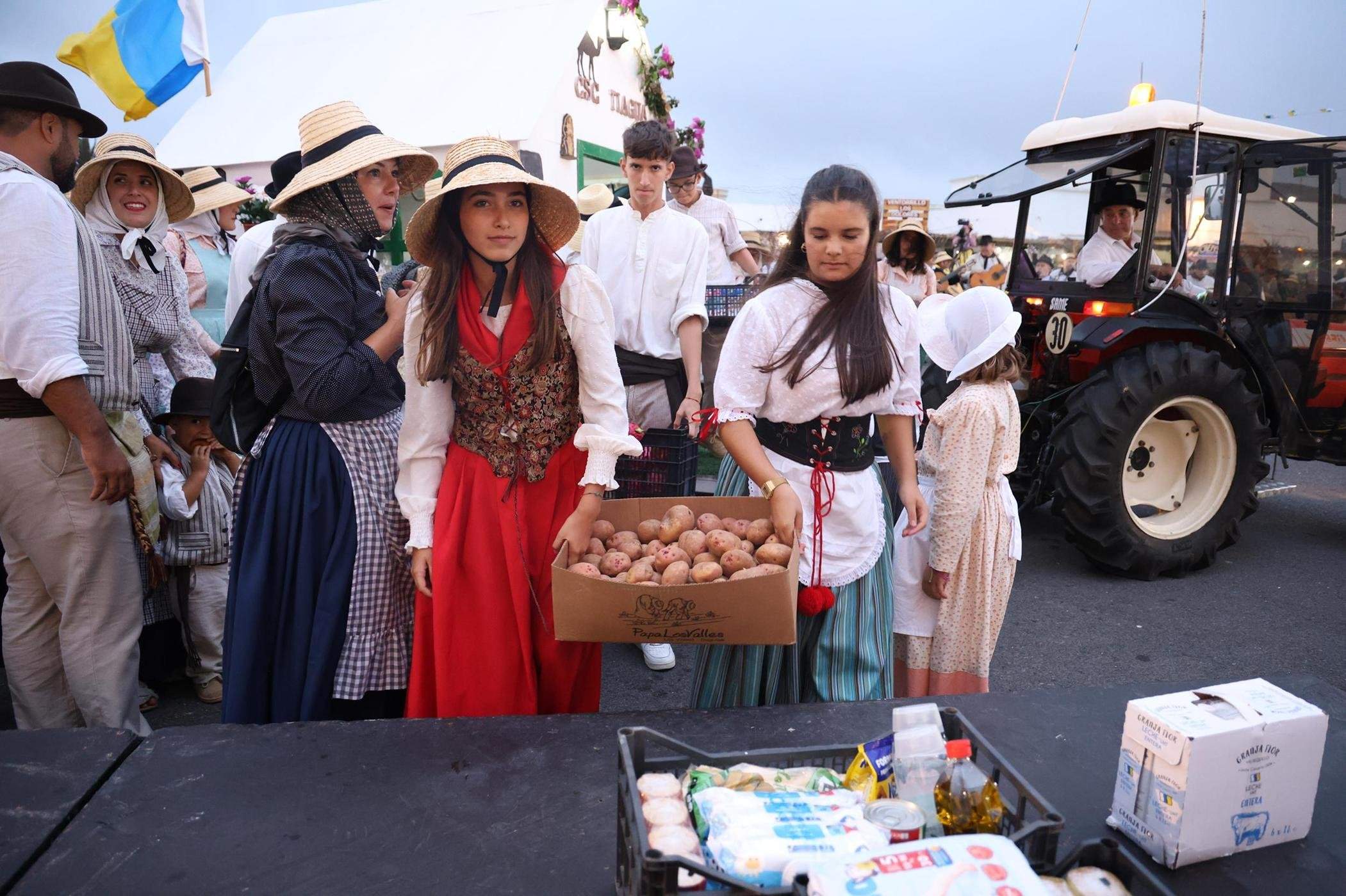 Ofrendas a la Virgen de Los Dolores. Fotos: La Voz.