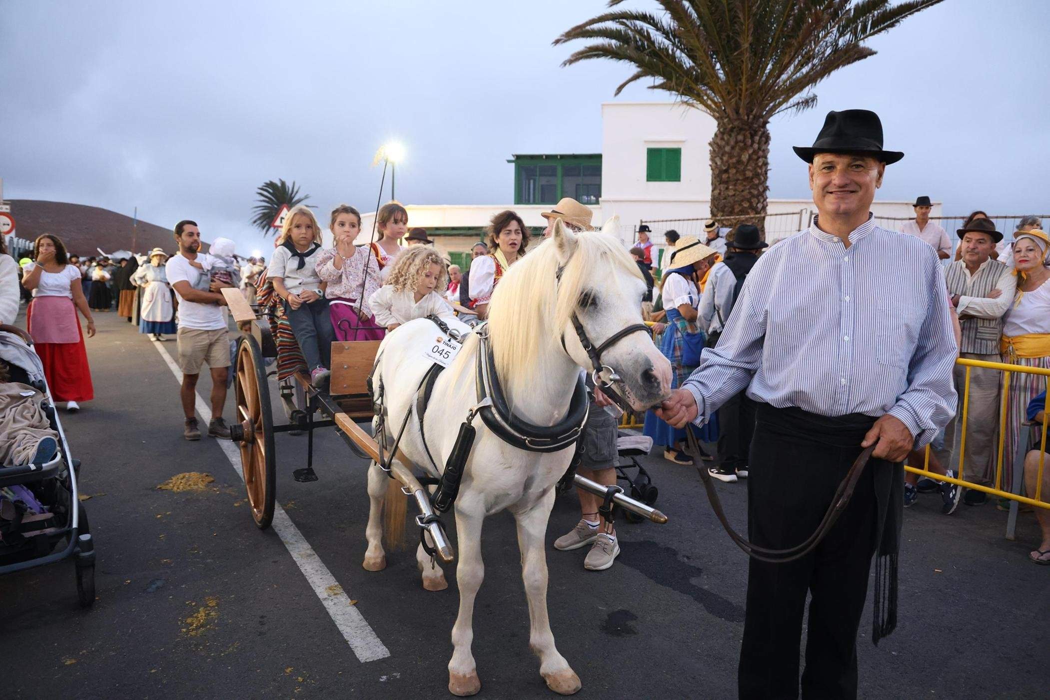 Ofrendas a la Virgen de Los Dolores. Fotos: La Voz.