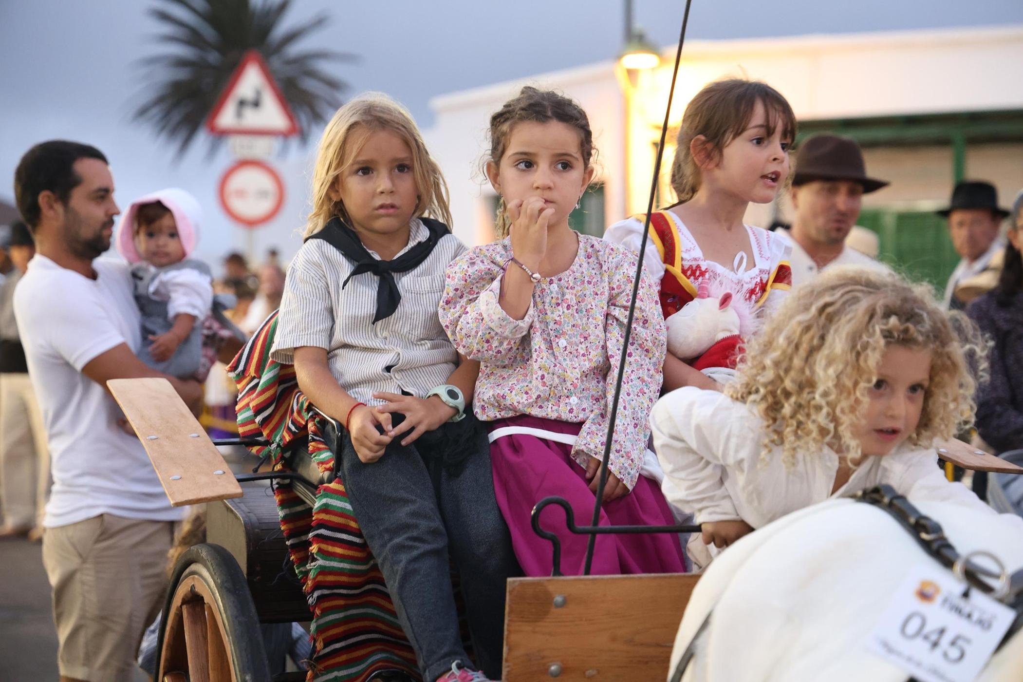 Ofrendas a la Virgen de Los Dolores. Fotos: La Voz.