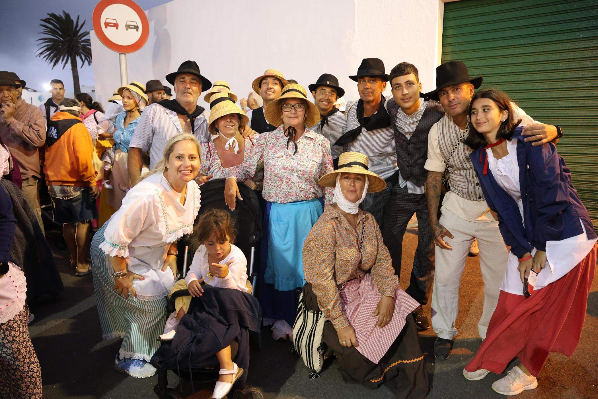 Ofrendas a la Virgen de Los Dolores. Fotos: La Voz.