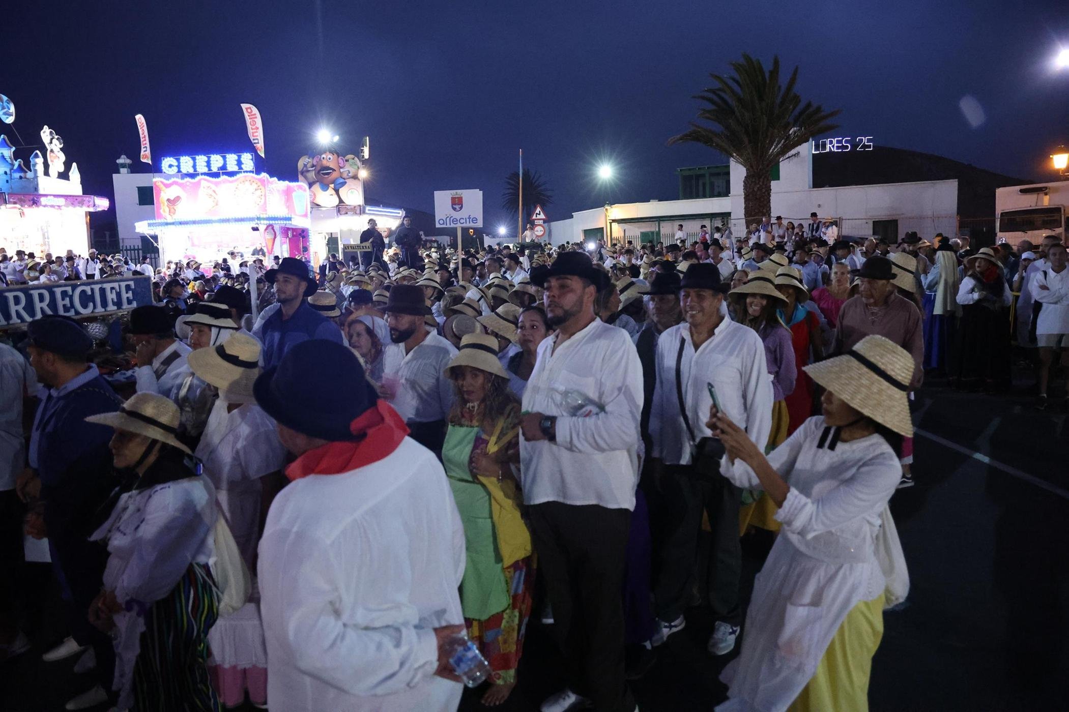 Ofrendas a la Virgen de Los Dolores. Fotos: La Voz.
