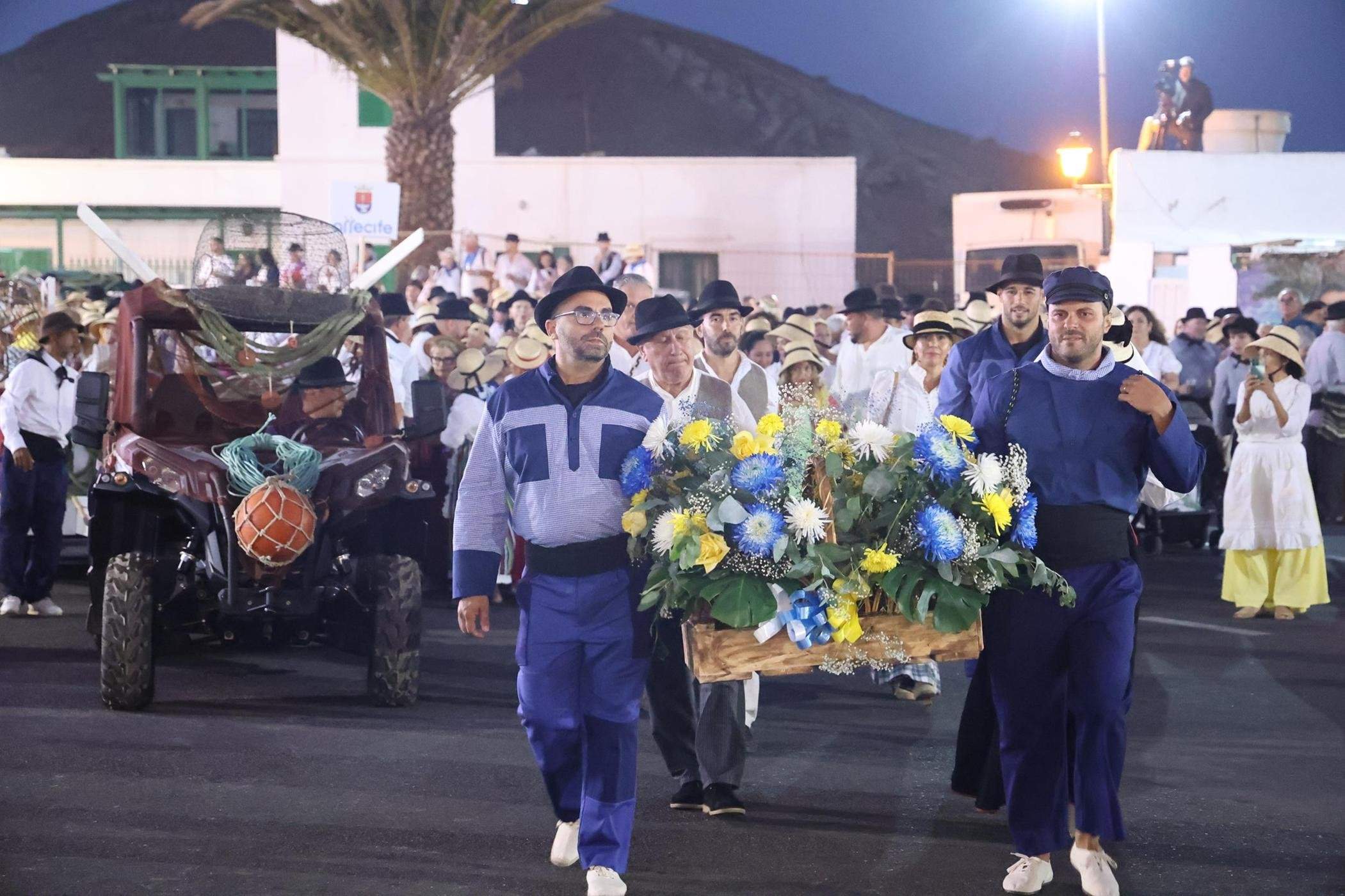 Ofrendas a la Virgen de Los Dolores. Fotos: La Voz.