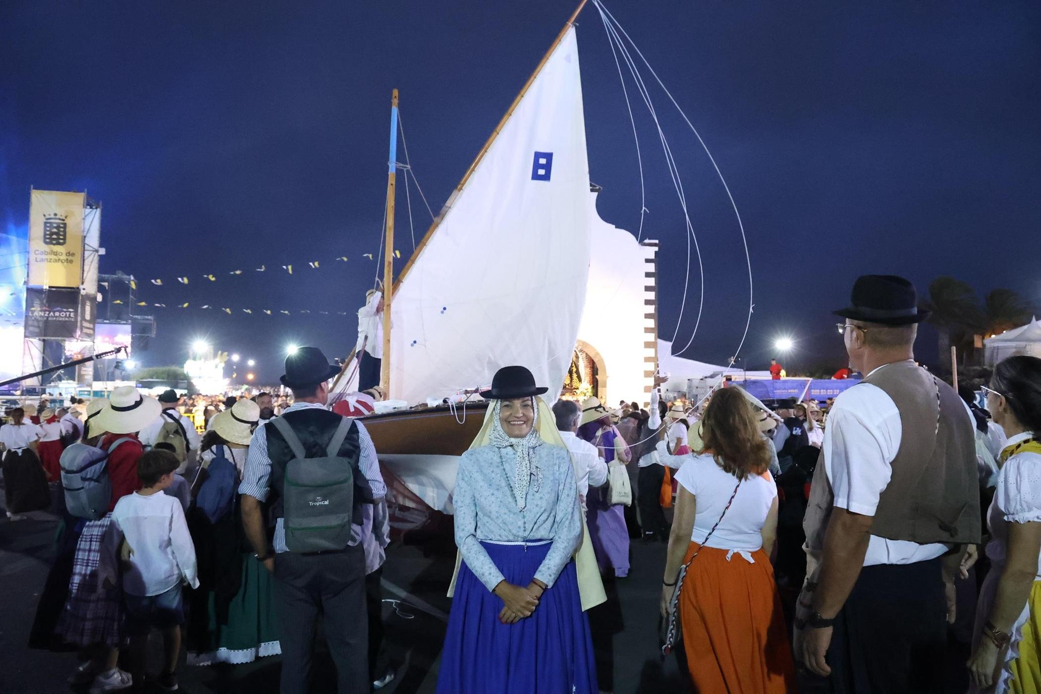 Ofrendas a la Virgen de Los Dolores. Fotos: La Voz.