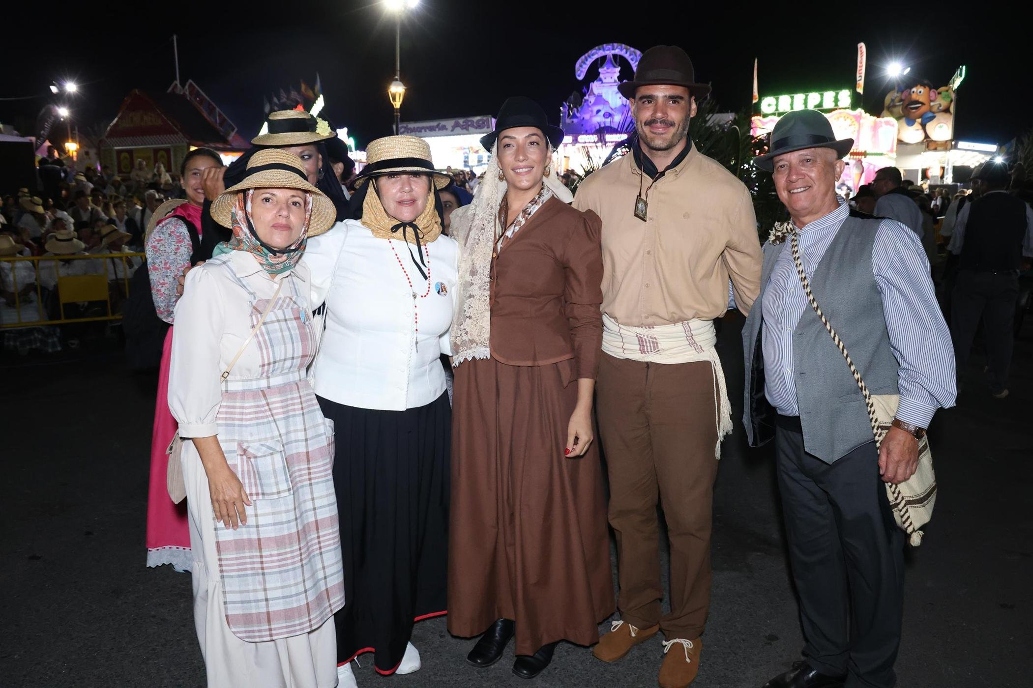 Ofrendas a la Virgen de Los Dolores. Fotos: La Voz.