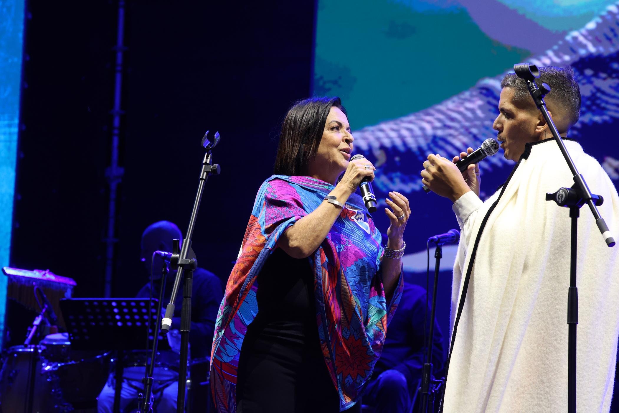 Concierto de Los Sabandeños, Olga Cerpa y Mestisay. Fotos: La Voz. Concierto de Los Sabandeños, Olga Cerpa y Mestisay. Fotos: La Voz.