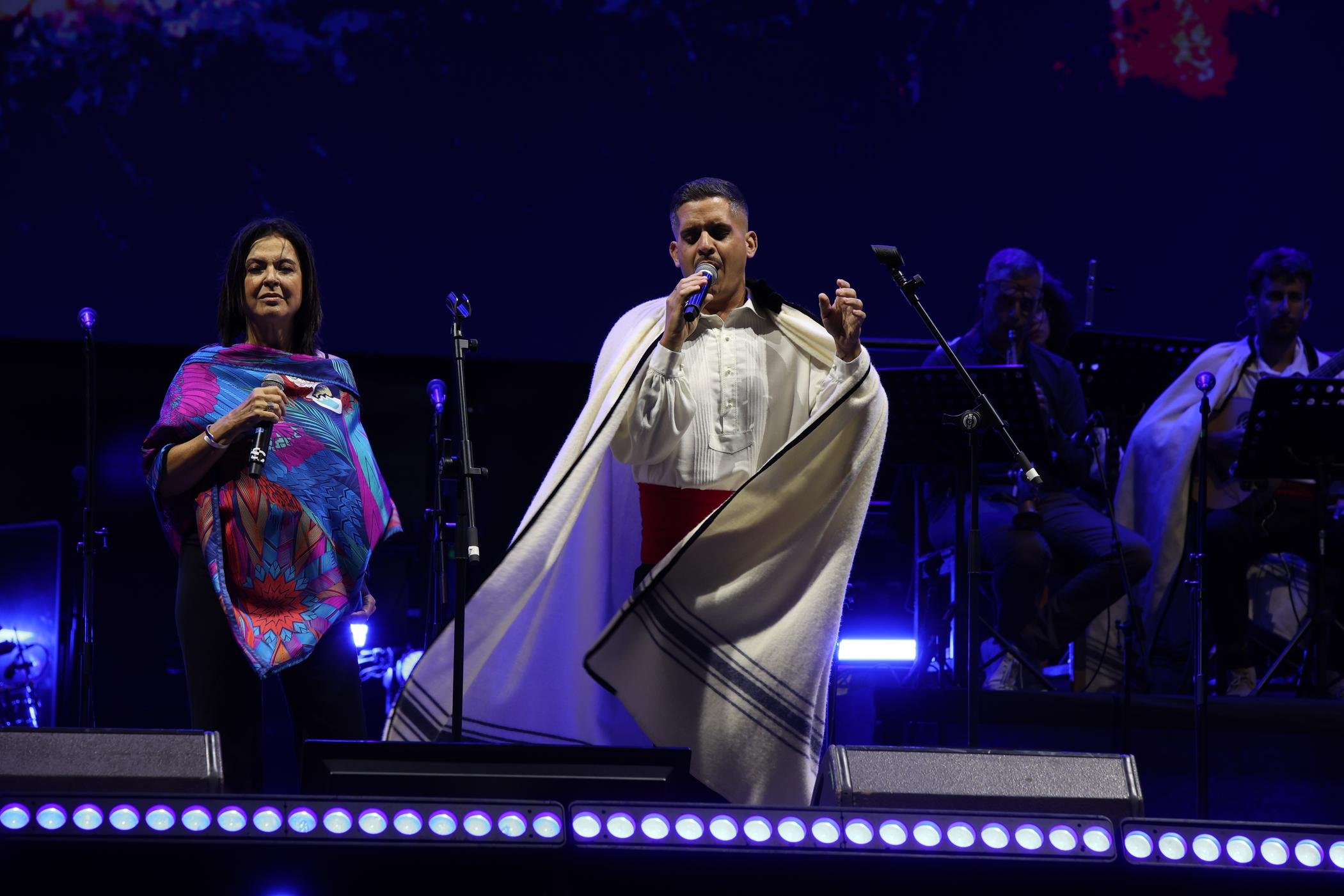 Concierto de Los Sabandeños, Olga Cerpa y Mestisay. Fotos: La Voz. Concierto de Los Sabandeños, Olga Cerpa y Mestisay. Fotos: La Voz.