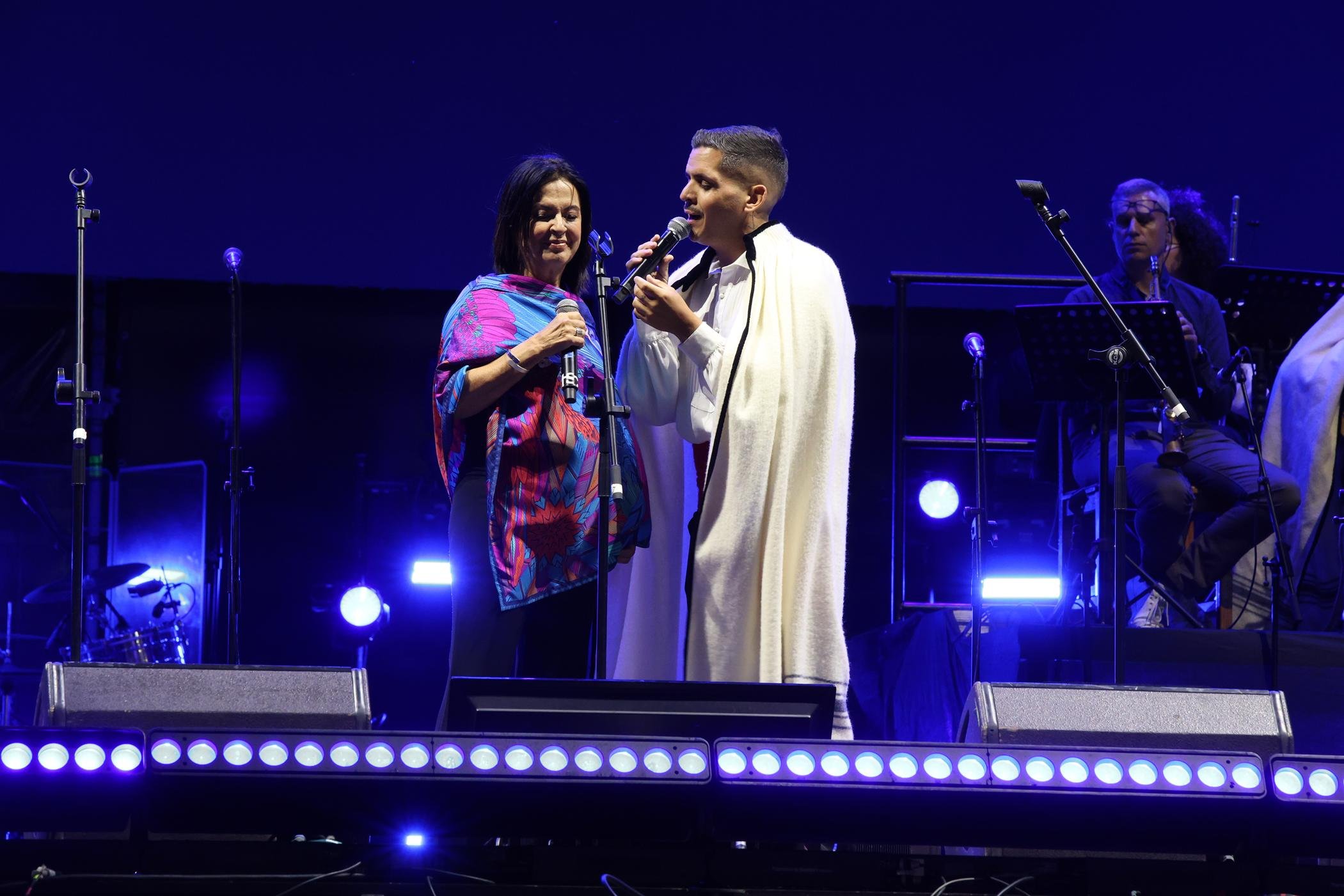 Concierto de Los Sabandeños, Olga Cerpa y Mestisay. Fotos: La Voz. Concierto de Los Sabandeños, Olga Cerpa y Mestisay. Fotos: La Voz.