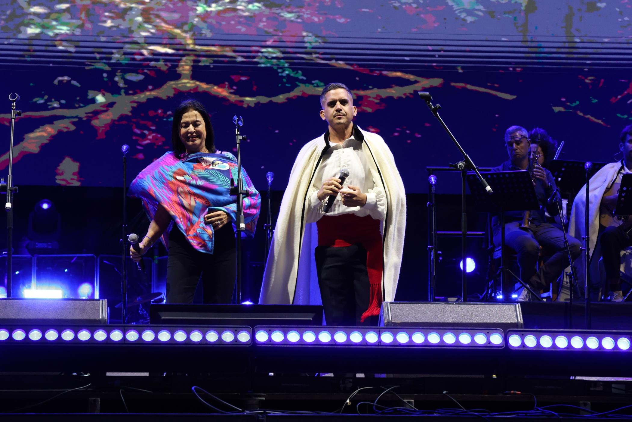 Concierto de Los Sabandeños, Olga Cerpa y Mestisay. Fotos: La Voz. Concierto de Los Sabandeños, Olga Cerpa y Mestisay. Fotos: La Voz.