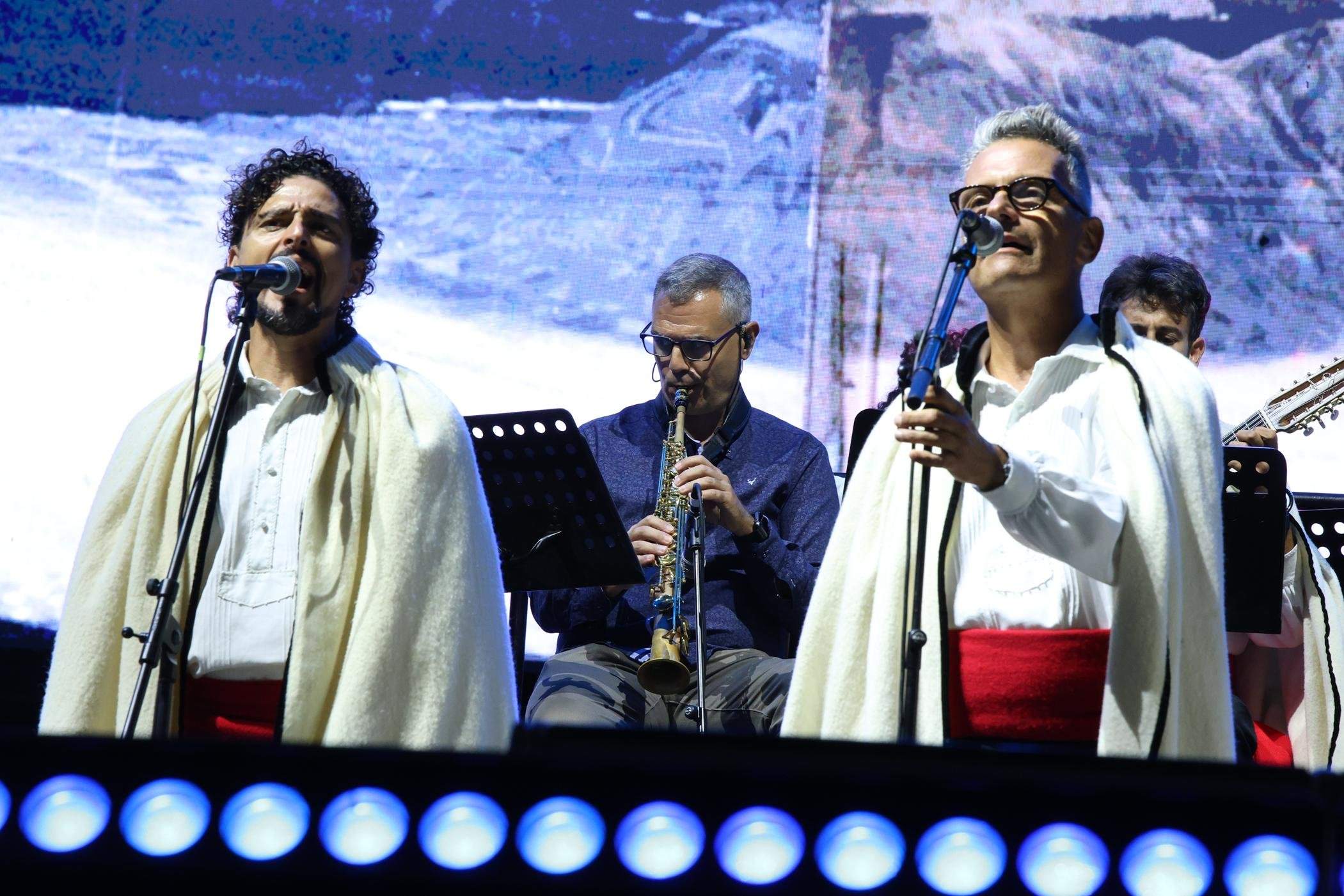 Concierto de Los Sabandeños, Olga Cerpa y Mestisay. Fotos: La Voz. Concierto de Los Sabandeños, Olga Cerpa y Mestisay. Fotos: La Voz.