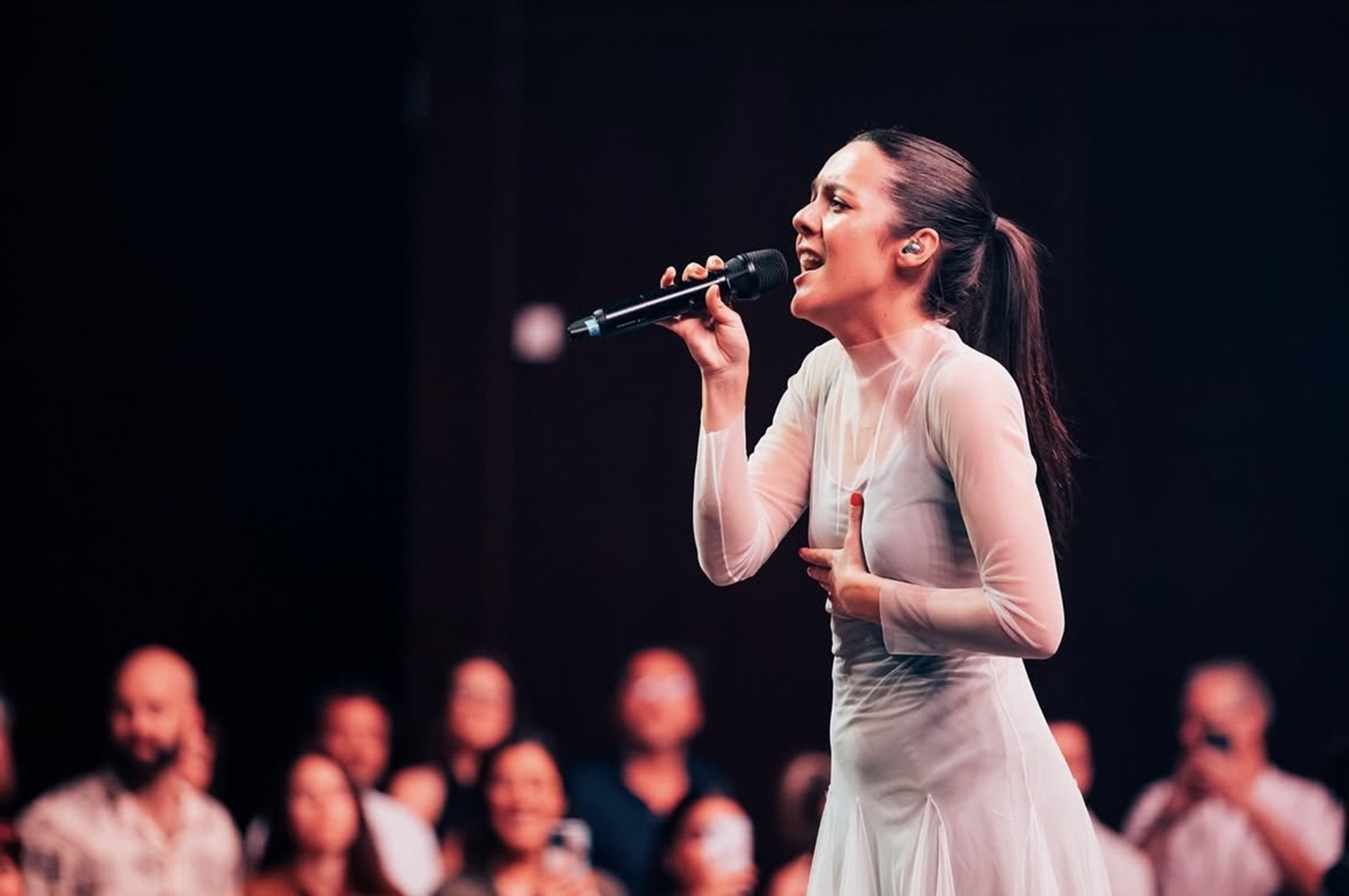 La cantante Valeria Castro