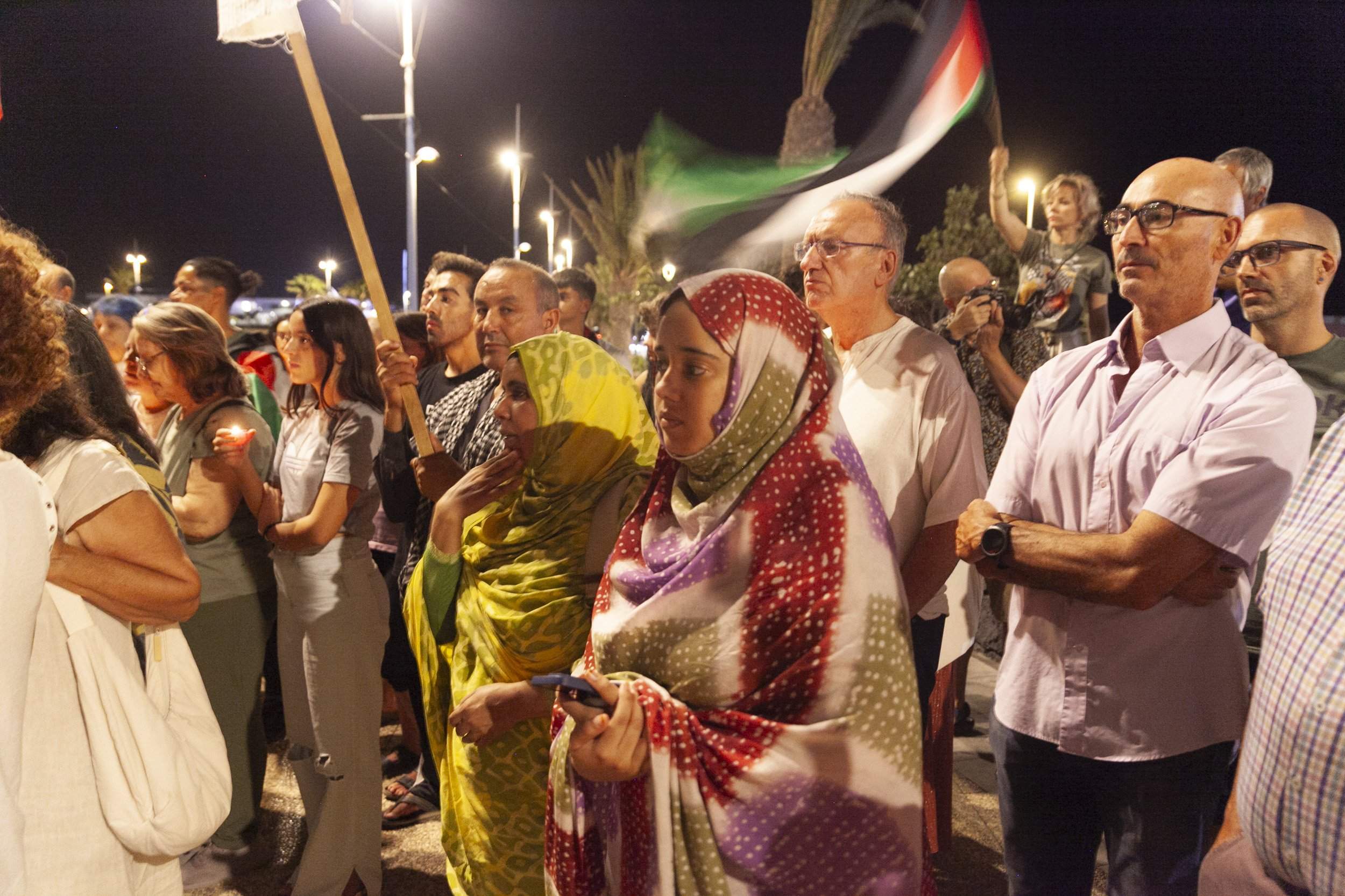 Vigilia de Lanzarote por el genocidio en Palestina. Fotos: Juan Mateos. Vigilia de Lanzarote por el genocidio en Palestina. Fotos: Juan Mateos.