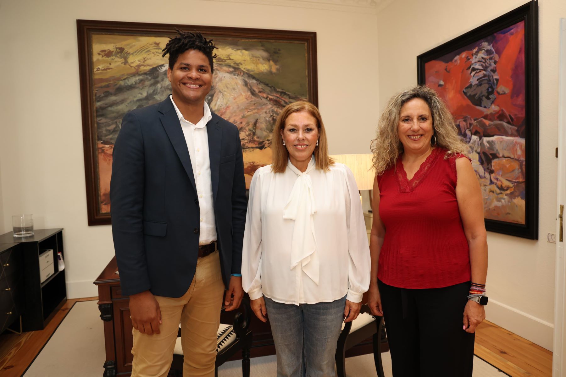 La presidenta del Parlamento de Canarias 